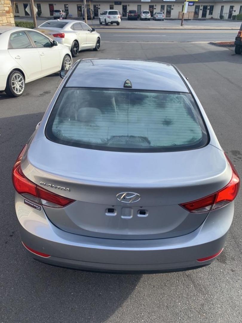 2016 GRAY HYUNDAI ELANTRA SE (5NPDH4AE5GH) with an 1.8L engine, Automatic transmission, located at 2514 Williamson Rd NE, Roanoke, VA, 24012, (540) 265-7770, 37.294636, -79.936249 - NO CREDIT CHECK FINANCING WITH ONLY $2400 DOWN PAYMENT!!!! Check out our website www.needausedvehicle.com for our No Credit Check/ In House Financing options!! No Credit Check Available!!! In House Financing Available!!! All Clean Title Vehicles (no Salvaged or flooded vehicles ever on our lot)! - Photo#4