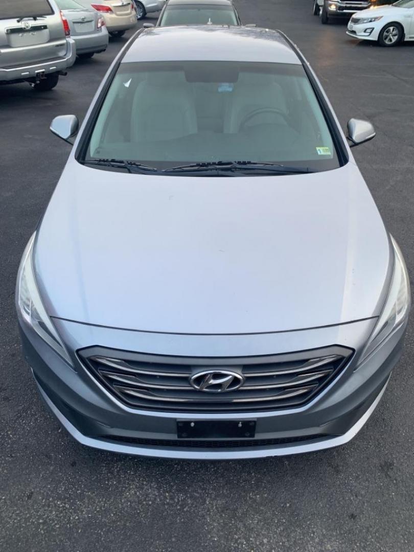 2015 GRAY HYUNDAI SONATA SPORT (5NPE34AF0FH) with an 2.4L engine, Automatic transmission, located at 2514 Williamson Rd NE, Roanoke, VA, 24012, (540) 265-7770, 37.294636, -79.936249 - Photo#2