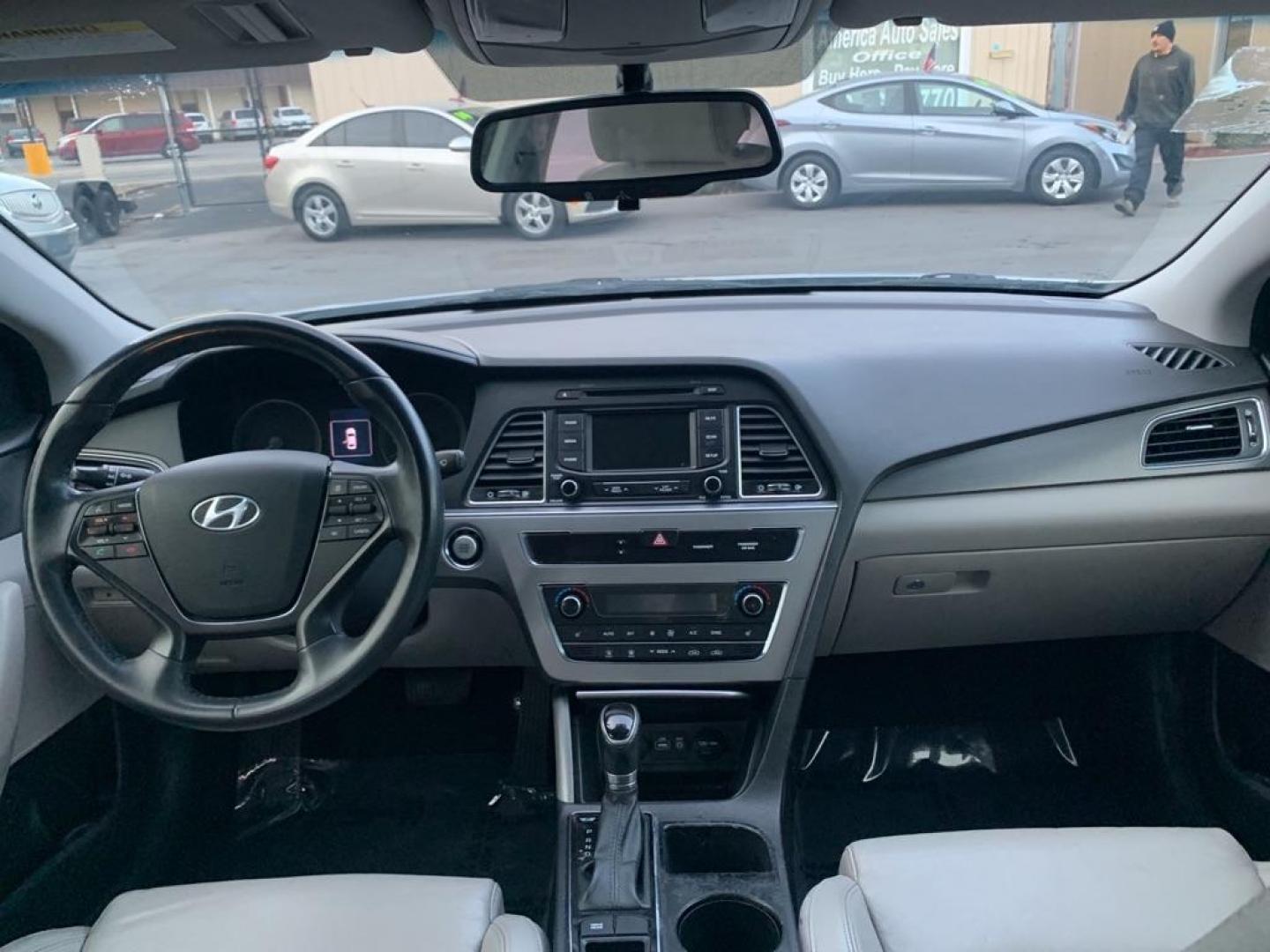 2015 GRAY HYUNDAI SONATA SPORT (5NPE34AF0FH) with an 2.4L engine, Automatic transmission, located at 2514 Williamson Rd NE, Roanoke, VA, 24012, (540) 265-7770, 37.294636, -79.936249 - Photo#6