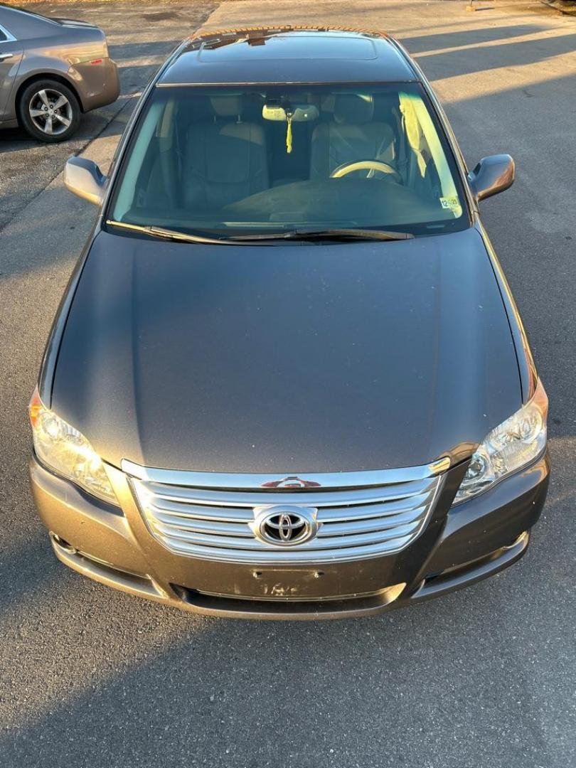 2009 GRAY TOYOTA AVALON XL (4T1BK36B99U) with an 3.5L engine, Automatic transmission, located at 2514 Williamson Rd NE, Roanoke, VA, 24012, (540) 265-7770, 37.294636, -79.936249 - NO CREDIT CHECK FINANCING WITH ONLY $2300 DOWN PAYMENT!!! Check out our website www.needausedvehicle.com for our No Credit Check/ In House Financing options!! No Credit Check Available!!! In House Financing Available!!! All Clean Title Vehicles (no Salvaged or flooded vehicles ever on our lot)!! - Photo#1