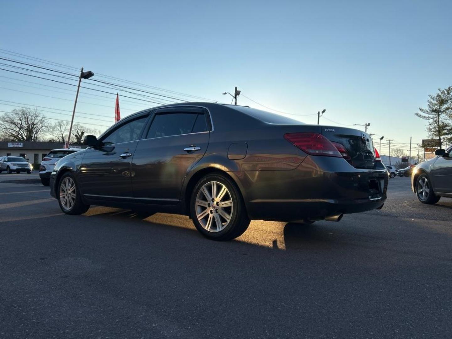 2009 GRAY TOYOTA AVALON XL (4T1BK36B99U) with an 3.5L engine, Automatic transmission, located at 2514 Williamson Rd NE, Roanoke, VA, 24012, (540) 265-7770, 37.294636, -79.936249 - NO CREDIT CHECK FINANCING WITH ONLY $2300 DOWN PAYMENT!!! Check out our website www.needausedvehicle.com for our No Credit Check/ In House Financing options!! No Credit Check Available!!! In House Financing Available!!! All Clean Title Vehicles (no Salvaged or flooded vehicles ever on our lot)!! - Photo#2