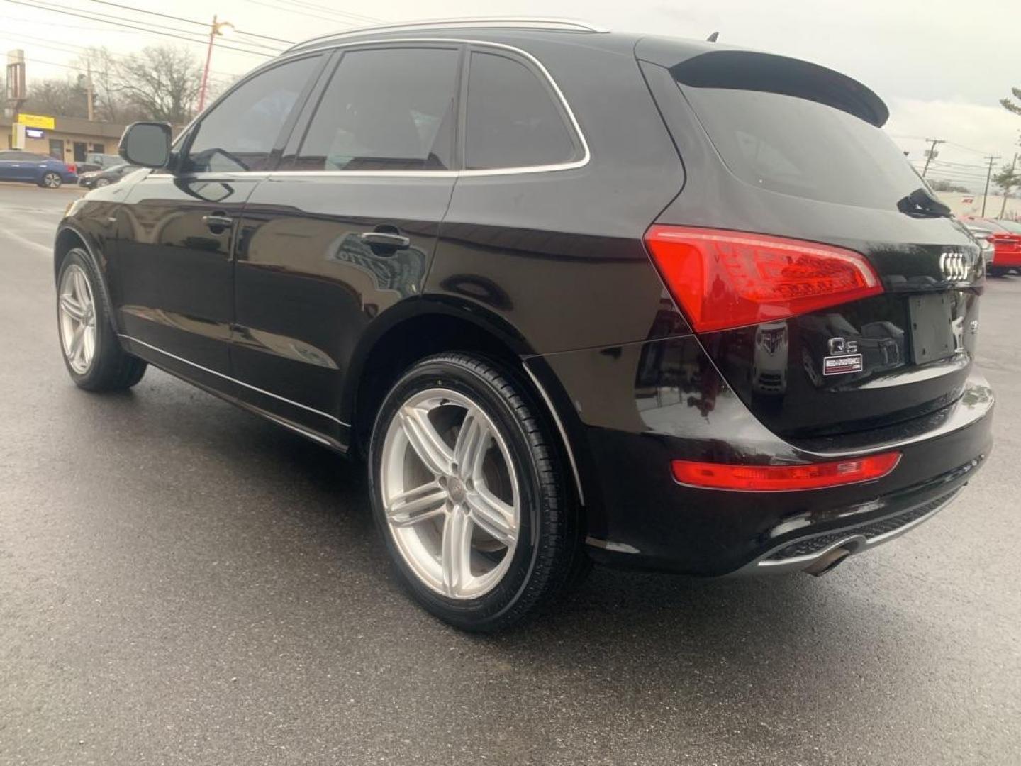 2012 BLACK AUDI Q5 PREMIUM PLUS (WA1DKAFP8CA) with an 3.2L engine, Automatic transmission, located at 2514 Williamson Rd NE, Roanoke, VA, 24012, (540) 265-7770, 37.294636, -79.936249 - Photo#3