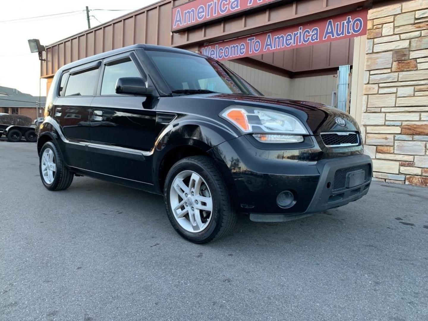 2010 BLACK KIA SOUL + (KNDJT2A26A7) with an 2.0L engine, Automatic transmission, located at 2514 Williamson Rd NE, Roanoke, VA, 24012, (540) 265-7770, 37.294636, -79.936249 - Photo#0