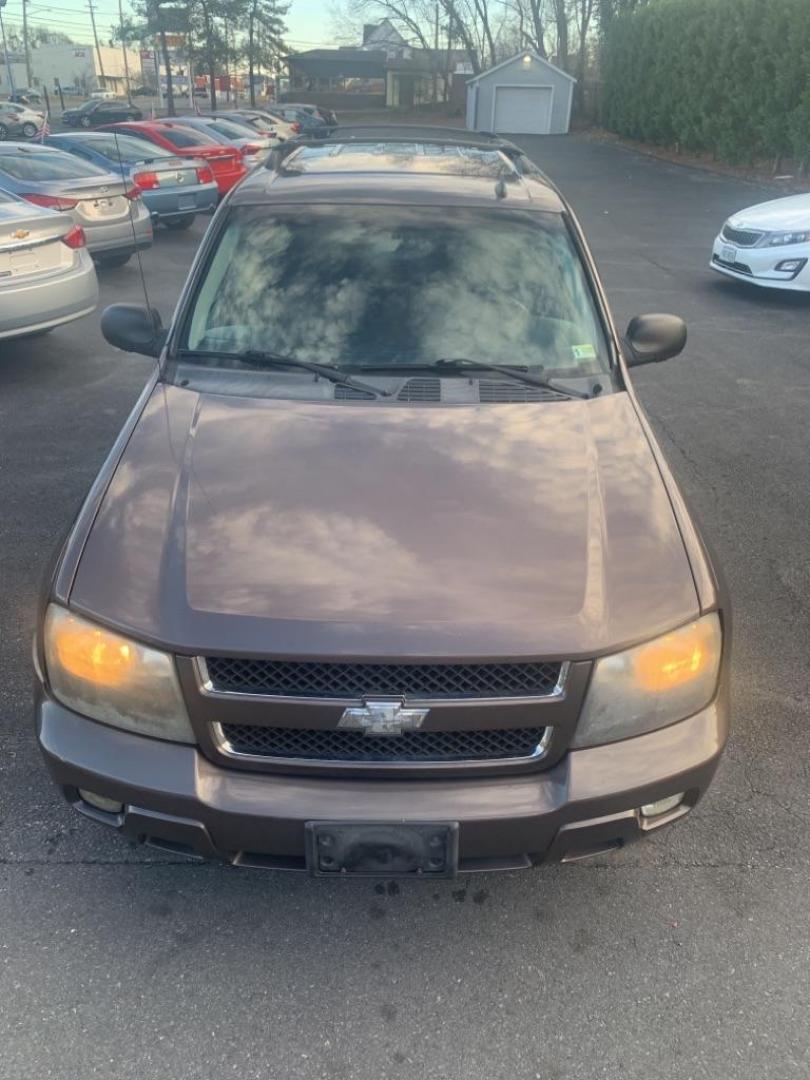 2008 GRAY CHEVROLET TRAILBLAZER LS (1GNDT13S482) with an 4.2L engine, Automatic transmission, located at 2514 Williamson Rd NE, Roanoke, VA, 24012, (540) 265-7770, 37.294636, -79.936249 - Photo#1