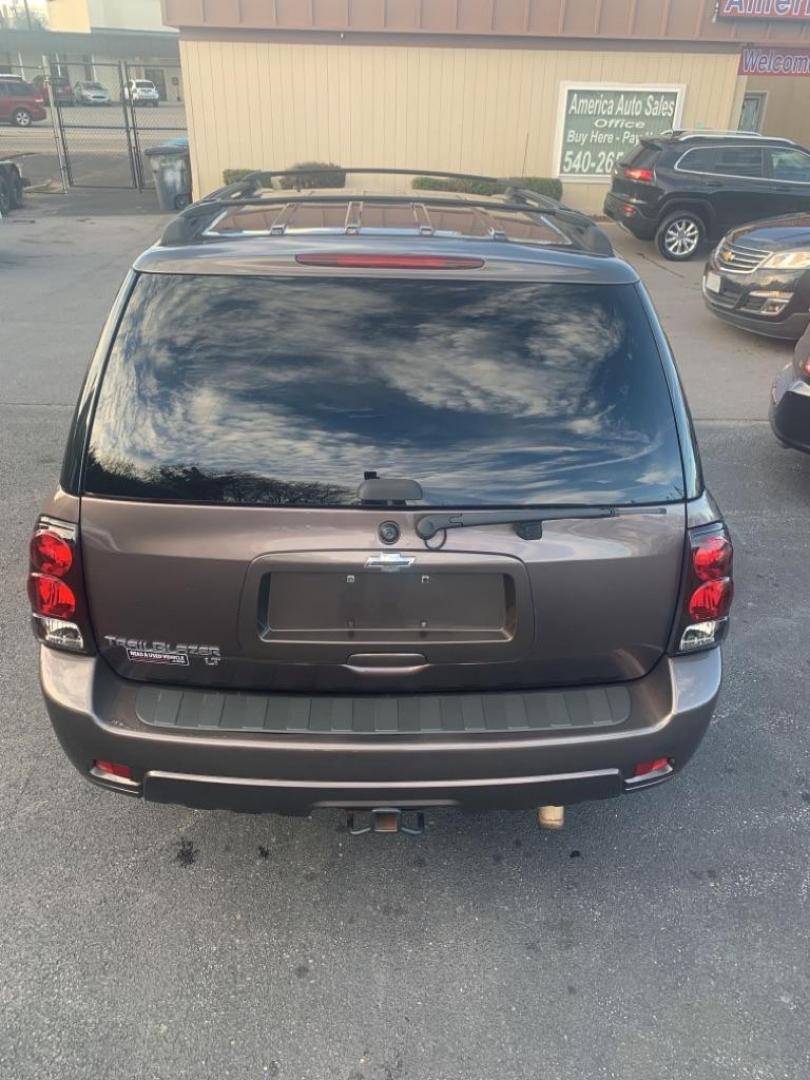 2008 GRAY CHEVROLET TRAILBLAZER LS (1GNDT13S482) with an 4.2L engine, Automatic transmission, located at 2514 Williamson Rd NE, Roanoke, VA, 24012, (540) 265-7770, 37.294636, -79.936249 - Photo#3