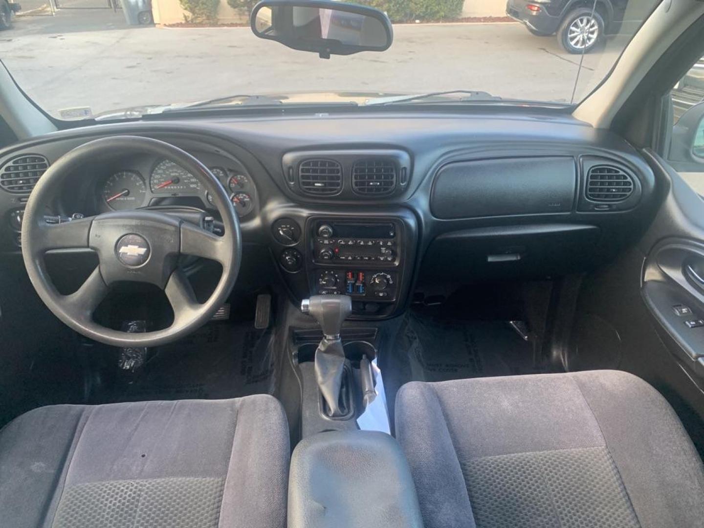 2008 GRAY CHEVROLET TRAILBLAZER LS (1GNDT13S482) with an 4.2L engine, Automatic transmission, located at 2514 Williamson Rd NE, Roanoke, VA, 24012, (540) 265-7770, 37.294636, -79.936249 - Photo#6