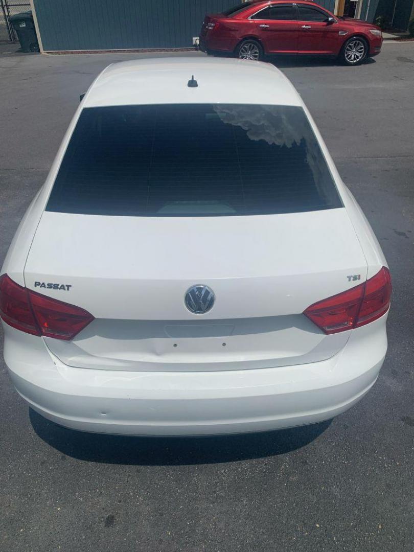 2014 WHITE VOLKSWAGEN PASSAT S (1VWAT7A39EC) with an 1.8L engine, Automatic transmission, located at 2514 Williamson Rd NE, Roanoke, VA, 24012, (540) 265-7770, 37.294636, -79.936249 - Photo#9