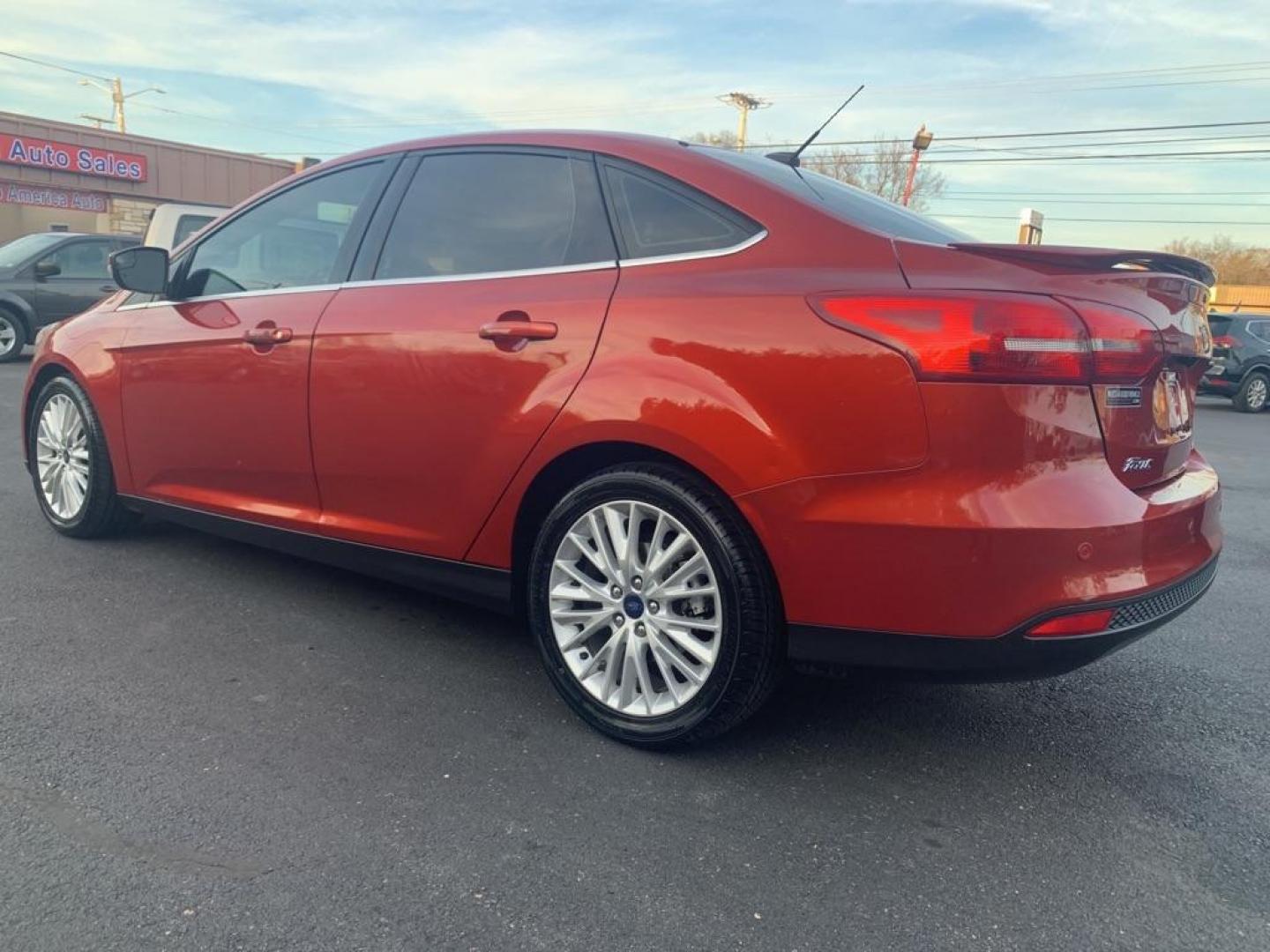 2018 RED FORD FOCUS TITANIUM (1FADP3J25JL) with an 2.0L engine, Automatic transmission, located at 2514 Williamson Rd NE, Roanoke, VA, 24012, (540) 265-7770, 37.294636, -79.936249 - Photo#2