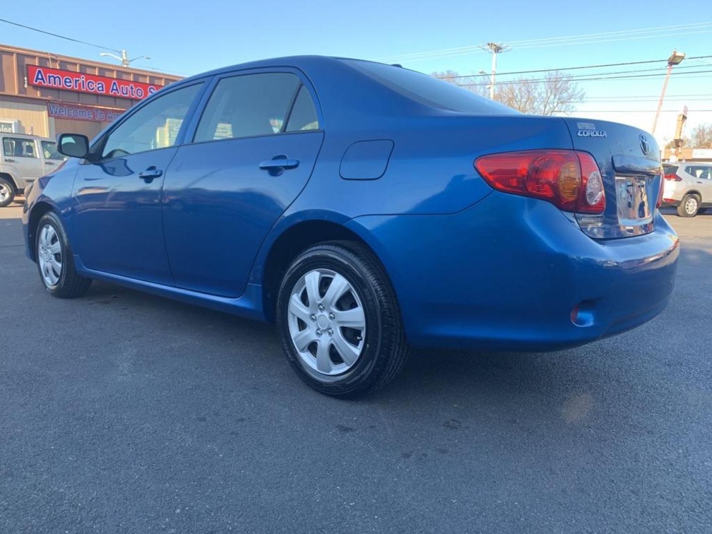 2010 BLUE TOYOTA COROLLA BASE (1NXBU4EE8AZ) with an 1.8L engine, Automatic transmission, located at 2514 Williamson Rd NE, Roanoke, VA, 24012, (540) 265-7770, 37.294636, -79.936249 - Photo#2