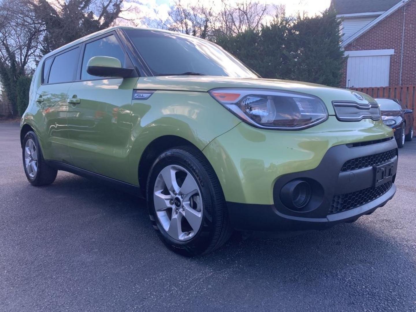 2018 GREEN KIA SOUL (KNDJN2A28J7) with an 1.6L engine, Automatic transmission, located at 2514 Williamson Rd NE, Roanoke, VA, 24012, (540) 265-7770, 37.294636, -79.936249 - Photo#0