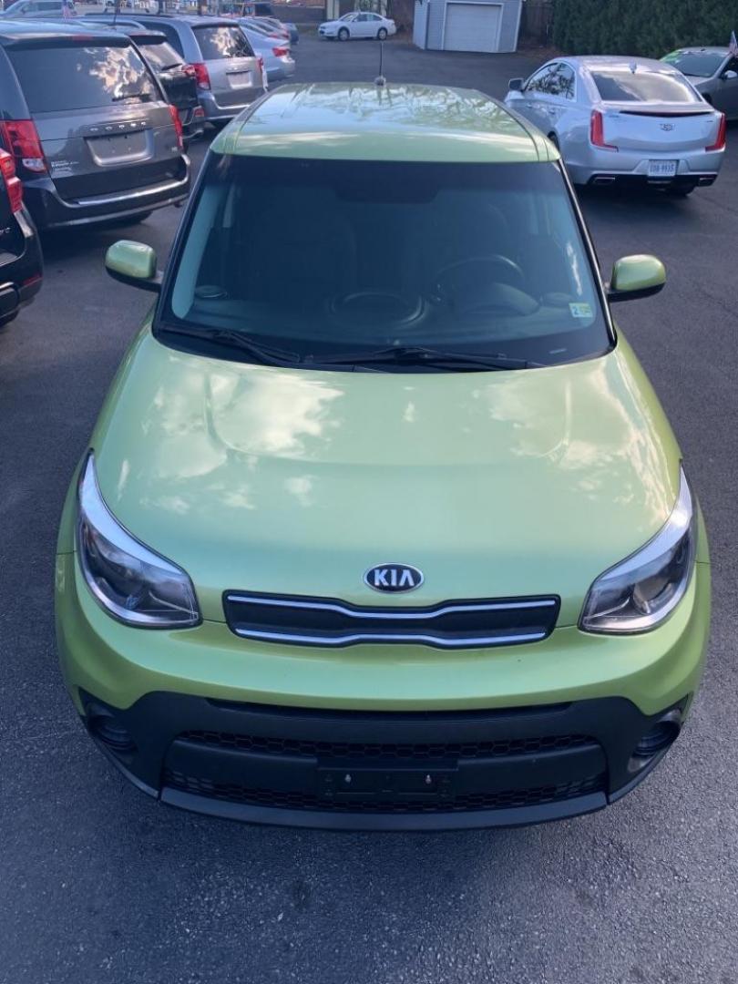 2018 GREEN KIA SOUL (KNDJN2A28J7) with an 1.6L engine, Automatic transmission, located at 2514 Williamson Rd NE, Roanoke, VA, 24012, (540) 265-7770, 37.294636, -79.936249 - Photo#10