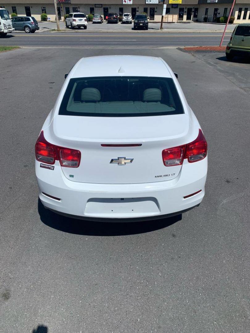 2014 WHITE CHEVROLET MALIBU 1LT (1G11C5SLXEF) with an 2.5L engine, Automatic transmission, located at 2514 Williamson Rd NE, Roanoke, VA, 24012, (540) 265-7770, 37.294636, -79.936249 - Photo#9