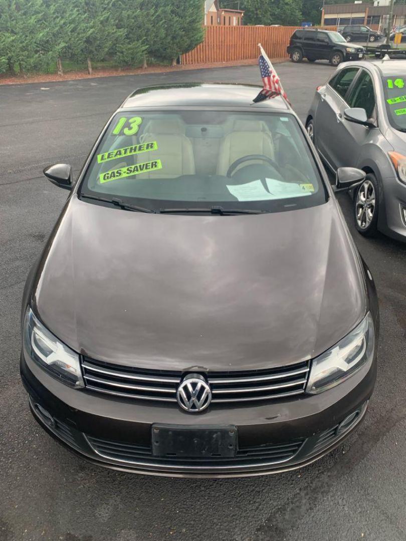 2013 BROWN VOLKSWAGEN EOS KOMFORT (WVWBW8AH7DV) with an 2.0L engine, Automatic transmission, located at 2514 Williamson Rd NE, Roanoke, VA, 24012, (540) 265-7770, 37.294636, -79.936249 - NO CREDIT CHECK FINANCING WITH ONLY $1800 DOWN PAYMENT!!!! Check out our website www.needausedvehicle.com for our No Credit Check/ In House Financing options!! No Credit Check Available!!! In House Financing Available!!! All Clean Title Vehicles (no Salvaged or flooded vehicles ever on our lot)! - Photo#5