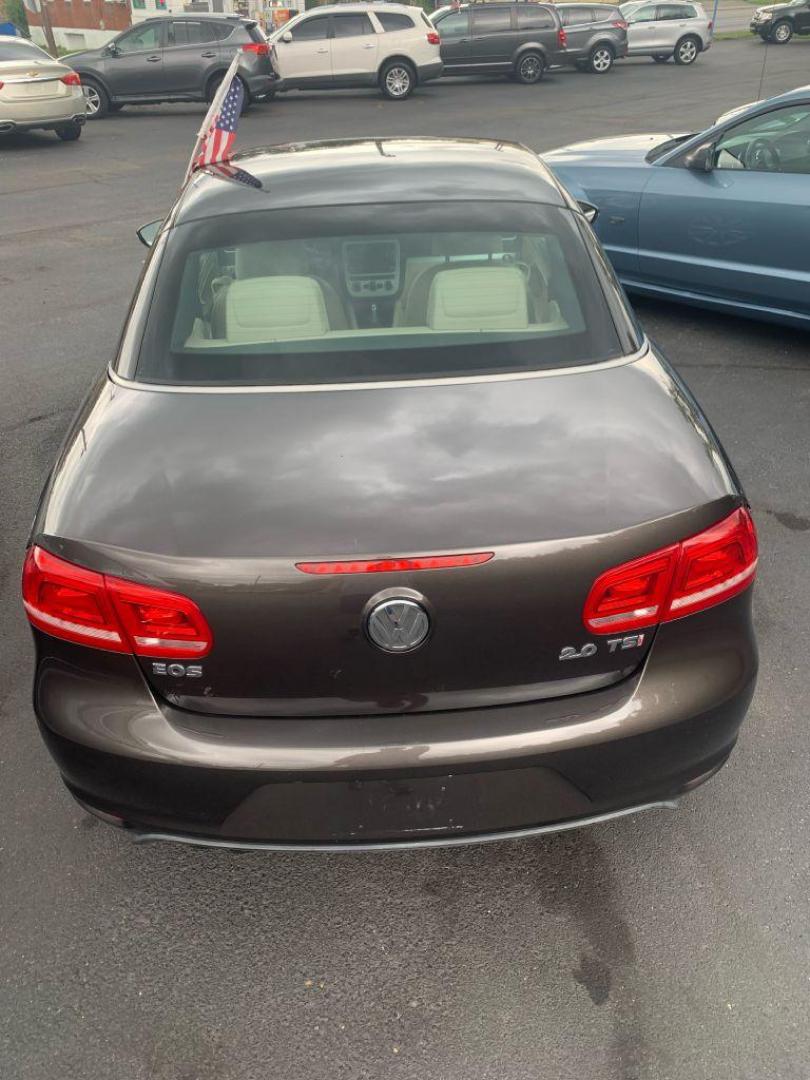 2013 BROWN VOLKSWAGEN EOS KOMFORT (WVWBW8AH7DV) with an 2.0L engine, Automatic transmission, located at 2514 Williamson Rd NE, Roanoke, VA, 24012, (540) 265-7770, 37.294636, -79.936249 - NO CREDIT CHECK FINANCING WITH ONLY $1800 DOWN PAYMENT!!!! Check out our website www.needausedvehicle.com for our No Credit Check/ In House Financing options!! No Credit Check Available!!! In House Financing Available!!! All Clean Title Vehicles (no Salvaged or flooded vehicles ever on our lot)! - Photo#6