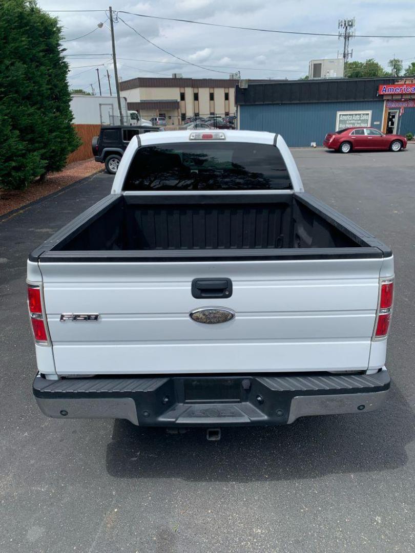 2010 WHITE FORD F150 SUPERCREW (1FTFW1E89AF) with an 4.6L engine, Automatic transmission, located at 2514 Williamson Rd NE, Roanoke, VA, 24012, (540) 265-7770, 37.294636, -79.936249 - Photo#9