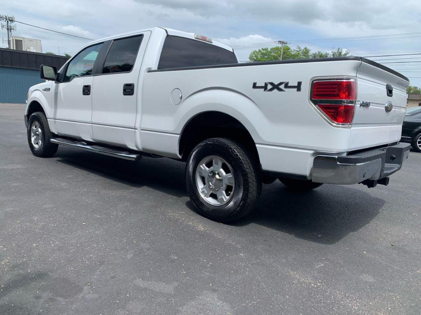 2010 WHITE FORD F150 SUPERCREW (1FTFW1E89AF) with an 4.6L engine, Automatic transmission, located at 2514 Williamson Rd NE, Roanoke, VA, 24012, (540) 265-7770, 37.294636, -79.936249 - Photo#1