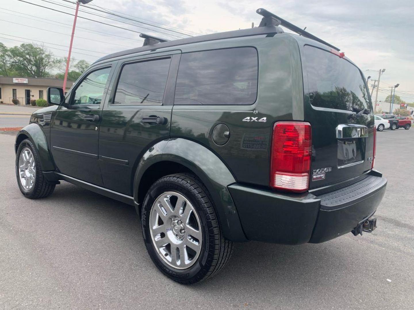 2010 GREEN DODGE NITRO SXT (1D4PU5GK2AW) with an 3.7L engine, Automatic transmission, located at 2514 Williamson Rd NE, Roanoke, VA, 24012, (540) 265-7770, 37.294636, -79.936249 - Photo#1