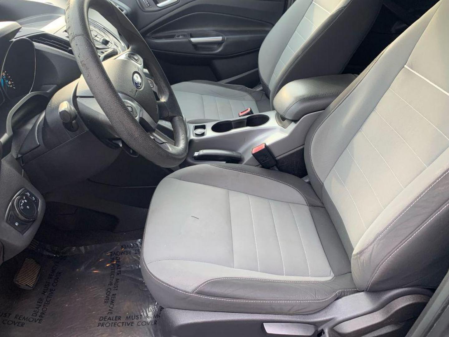 2013 GRAY FORD ESCAPE SE (1FMCU0GX8DU) with an 1.6L engine, Automatic transmission, located at 2514 Williamson Rd NE, Roanoke, VA, 24012, (540) 265-7770, 37.294636, -79.936249 - Photo#3