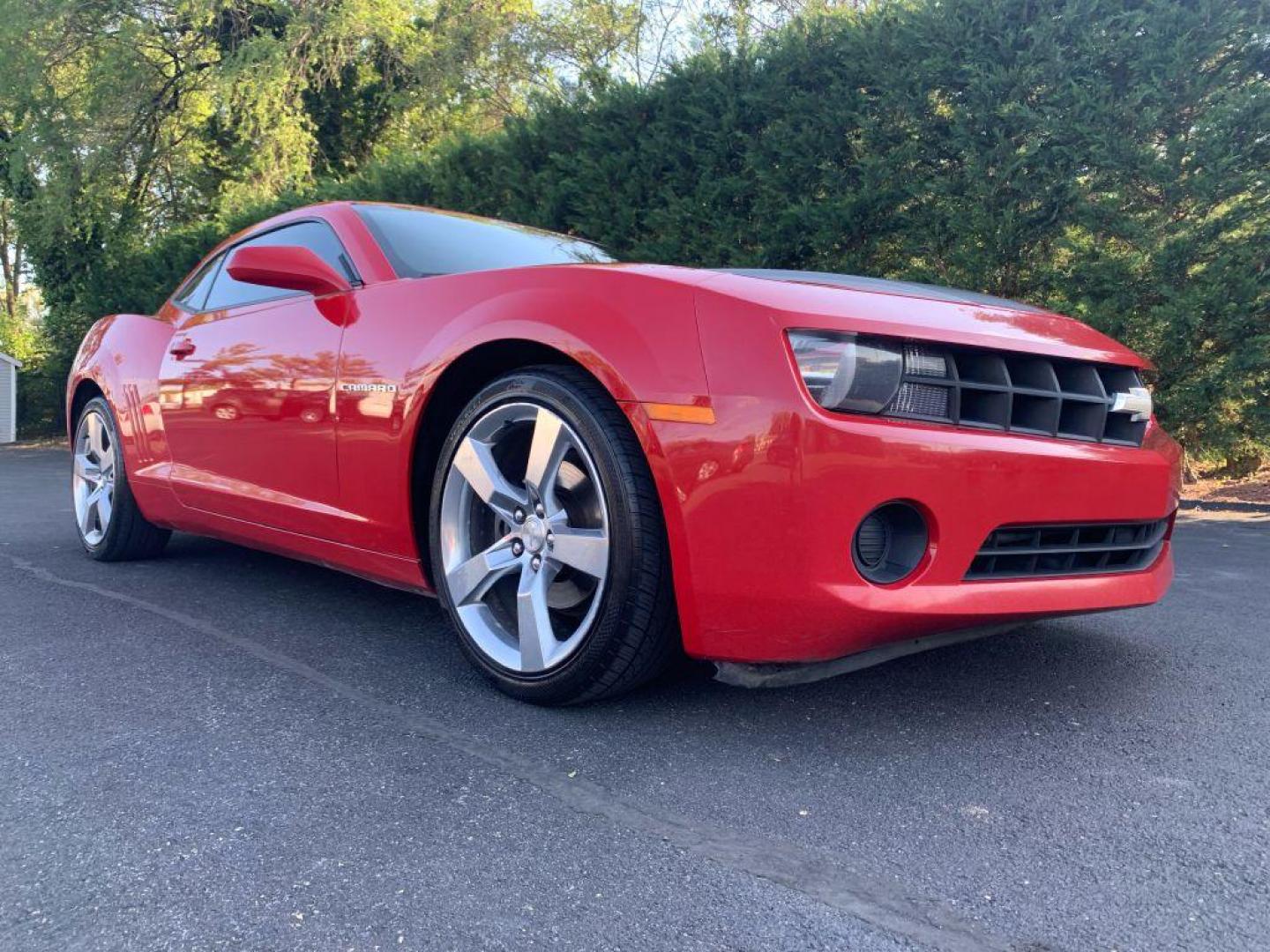 2011 RED CHEVROLET CAMARO LS (2G1FA1ED1B9) with an 3.6L engine, Automatic transmission, located at 2514 Williamson Rd NE, Roanoke, VA, 24012, (540) 265-7770, 37.294636, -79.936249 - NO CREDIT CHECK FINANCING WITH ONLY $3500 DOWN PAYMENT!!!! Check out our website www.needausedvehicle.com for our No Credit Check/ In House Financing options!! No Credit Check Available!!! In House Financing Available!!! All Clean Title Vehicles (no Salvaged or flooded vehicles ever on our lot)! - Photo#0