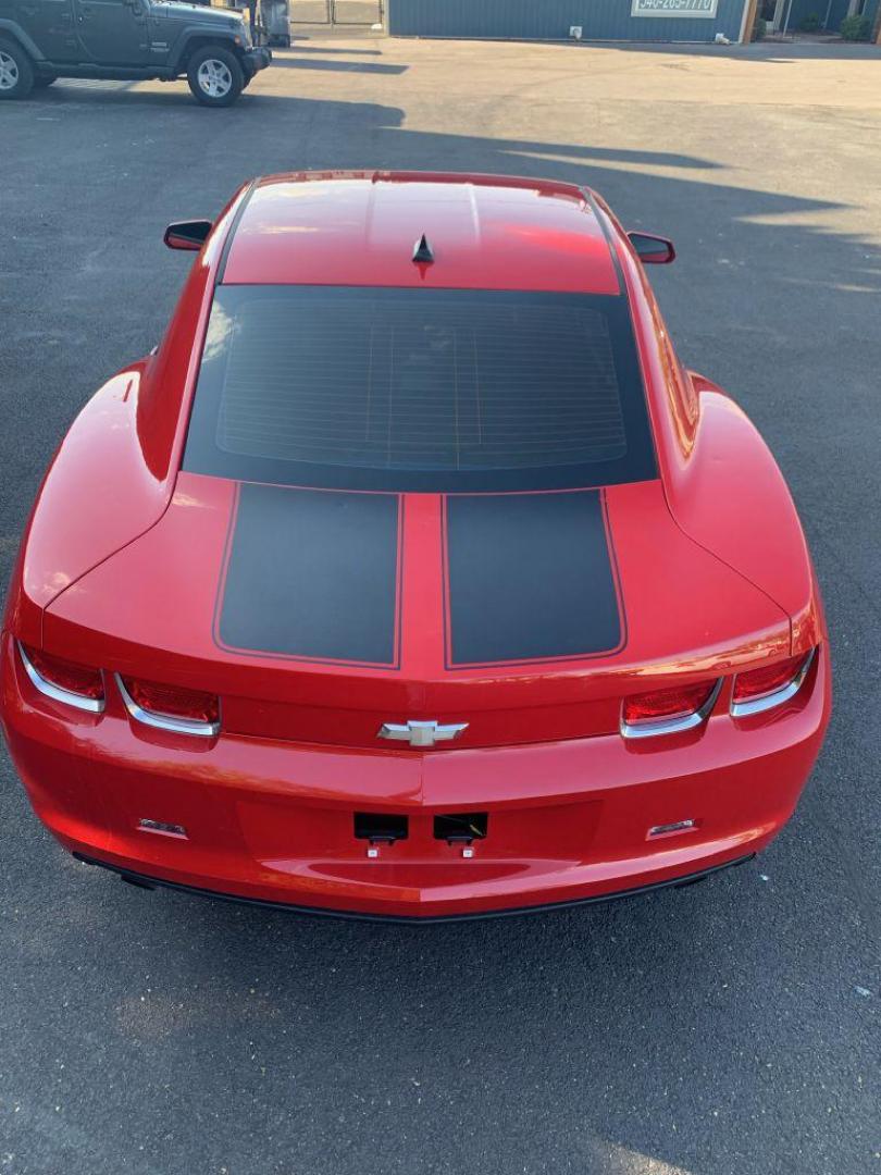 2011 RED CHEVROLET CAMARO LS (2G1FA1ED1B9) with an 3.6L engine, Automatic transmission, located at 2514 Williamson Rd NE, Roanoke, VA, 24012, (540) 265-7770, 37.294636, -79.936249 - NO CREDIT CHECK FINANCING WITH ONLY $3500 DOWN PAYMENT!!!! Check out our website www.needausedvehicle.com for our No Credit Check/ In House Financing options!! No Credit Check Available!!! In House Financing Available!!! All Clean Title Vehicles (no Salvaged or flooded vehicles ever on our lot)! - Photo#8