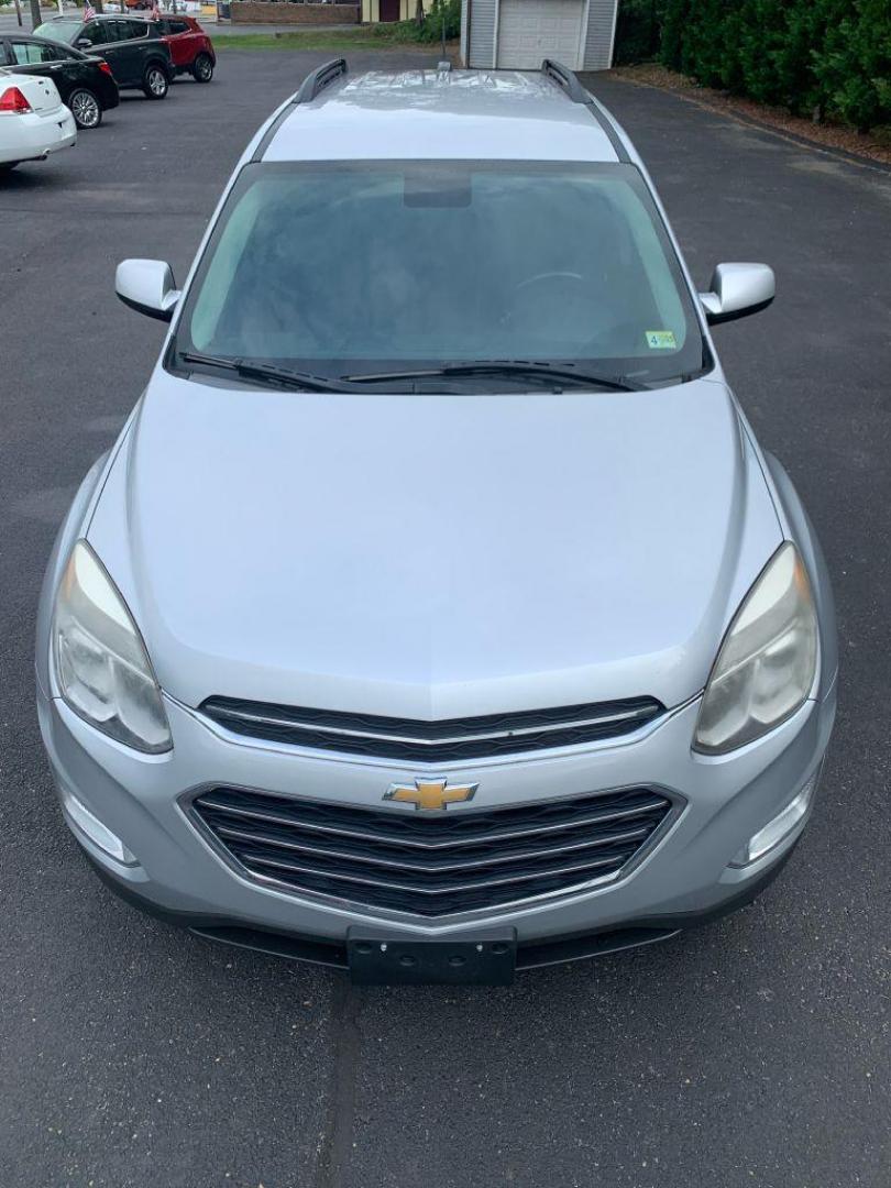 2017 SILVER CHEVROLET EQUINOX LT (2GNALCEK0H6) with an 2.4L engine, Automatic transmission, located at 2514 Williamson Rd NE, Roanoke, VA, 24012, (540) 265-7770, 37.294636, -79.936249 - Photo#11