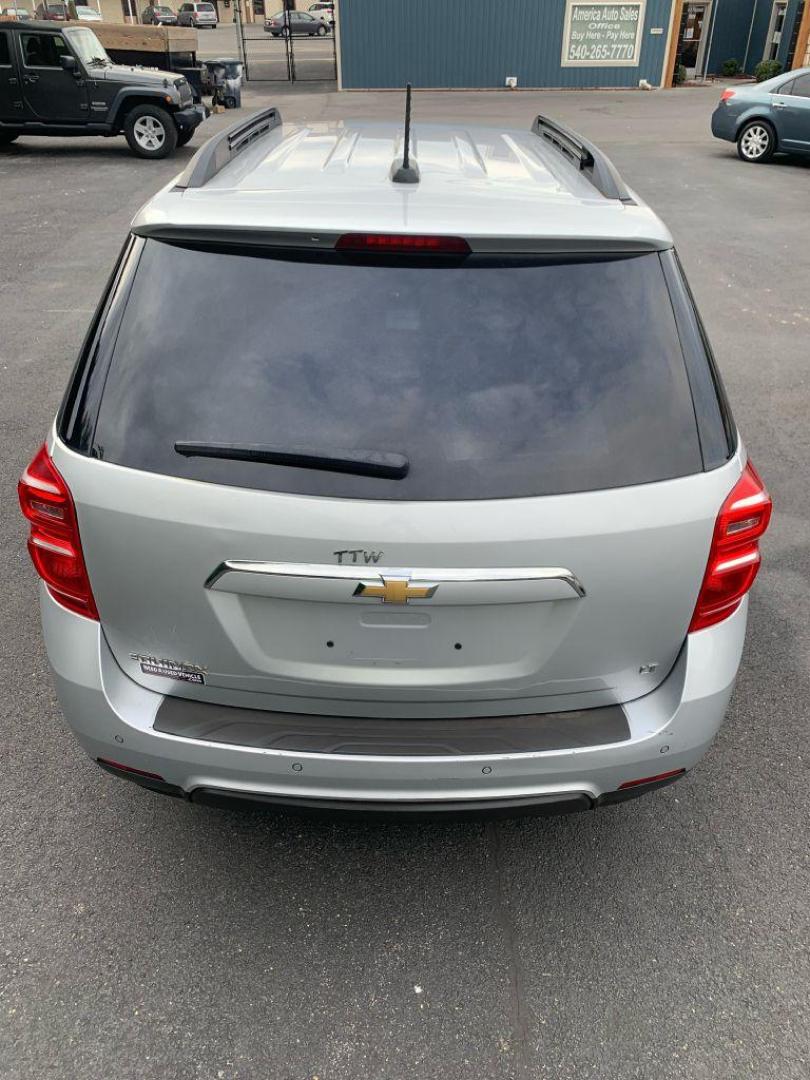 2017 SILVER CHEVROLET EQUINOX LT (2GNALCEK0H6) with an 2.4L engine, Automatic transmission, located at 2514 Williamson Rd NE, Roanoke, VA, 24012, (540) 265-7770, 37.294636, -79.936249 - Photo#12