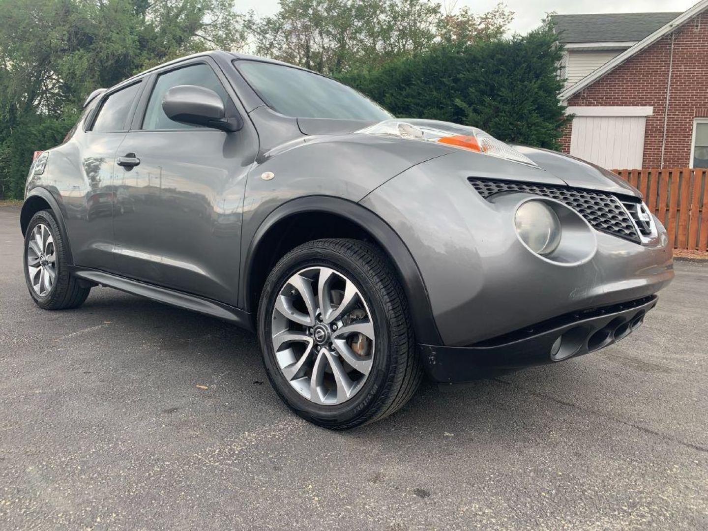 2013 GRAY NISSAN JUKE S (JN8AF5MV6DT) with an 1.6L engine, Continuously Variable transmission, located at 2514 Williamson Rd NE, Roanoke, VA, 24012, (540) 265-7770, 37.294636, -79.936249 - Photo#0