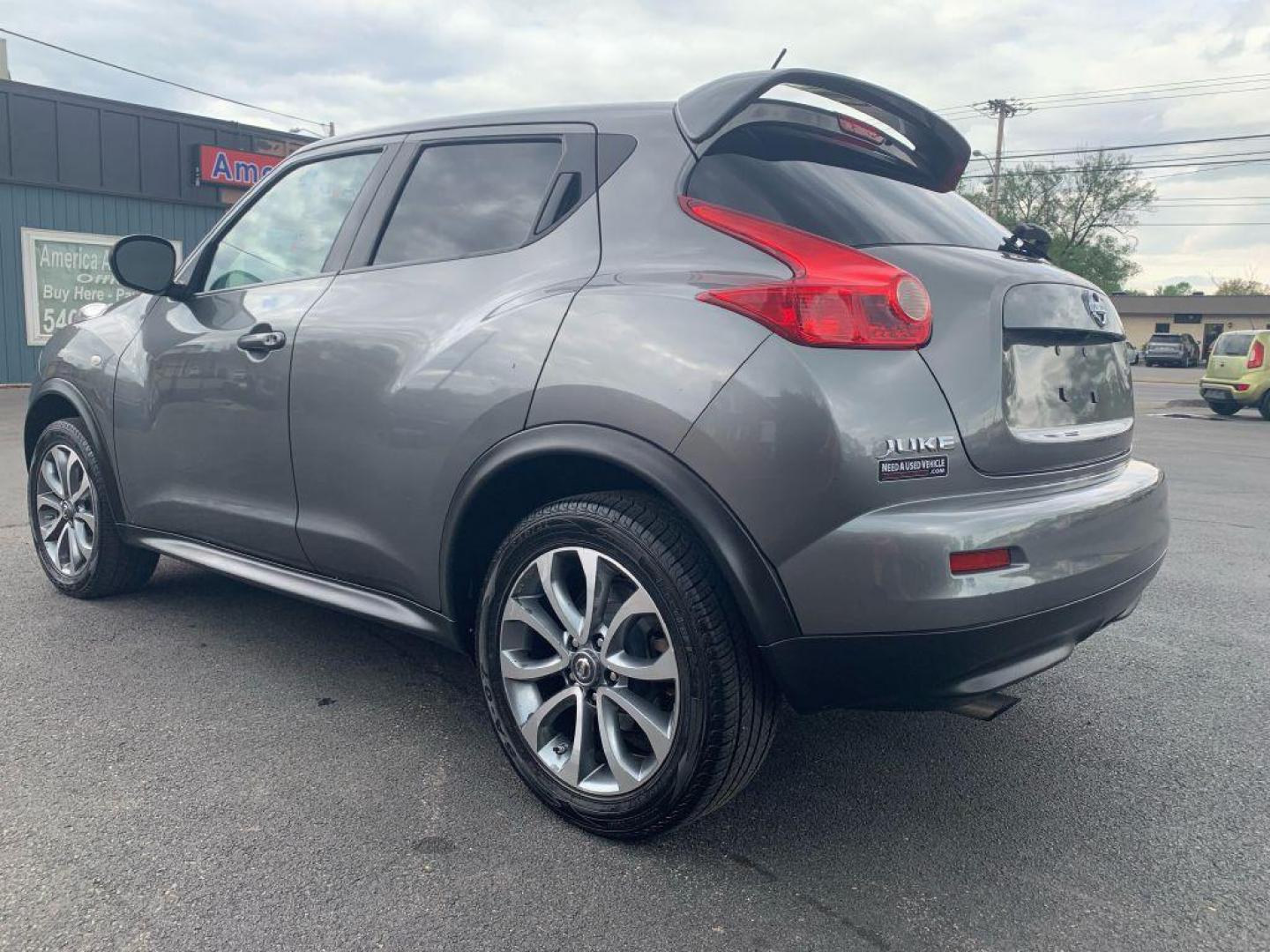 2013 GRAY NISSAN JUKE S (JN8AF5MV6DT) with an 1.6L engine, Continuously Variable transmission, located at 2514 Williamson Rd NE, Roanoke, VA, 24012, (540) 265-7770, 37.294636, -79.936249 - Photo#1