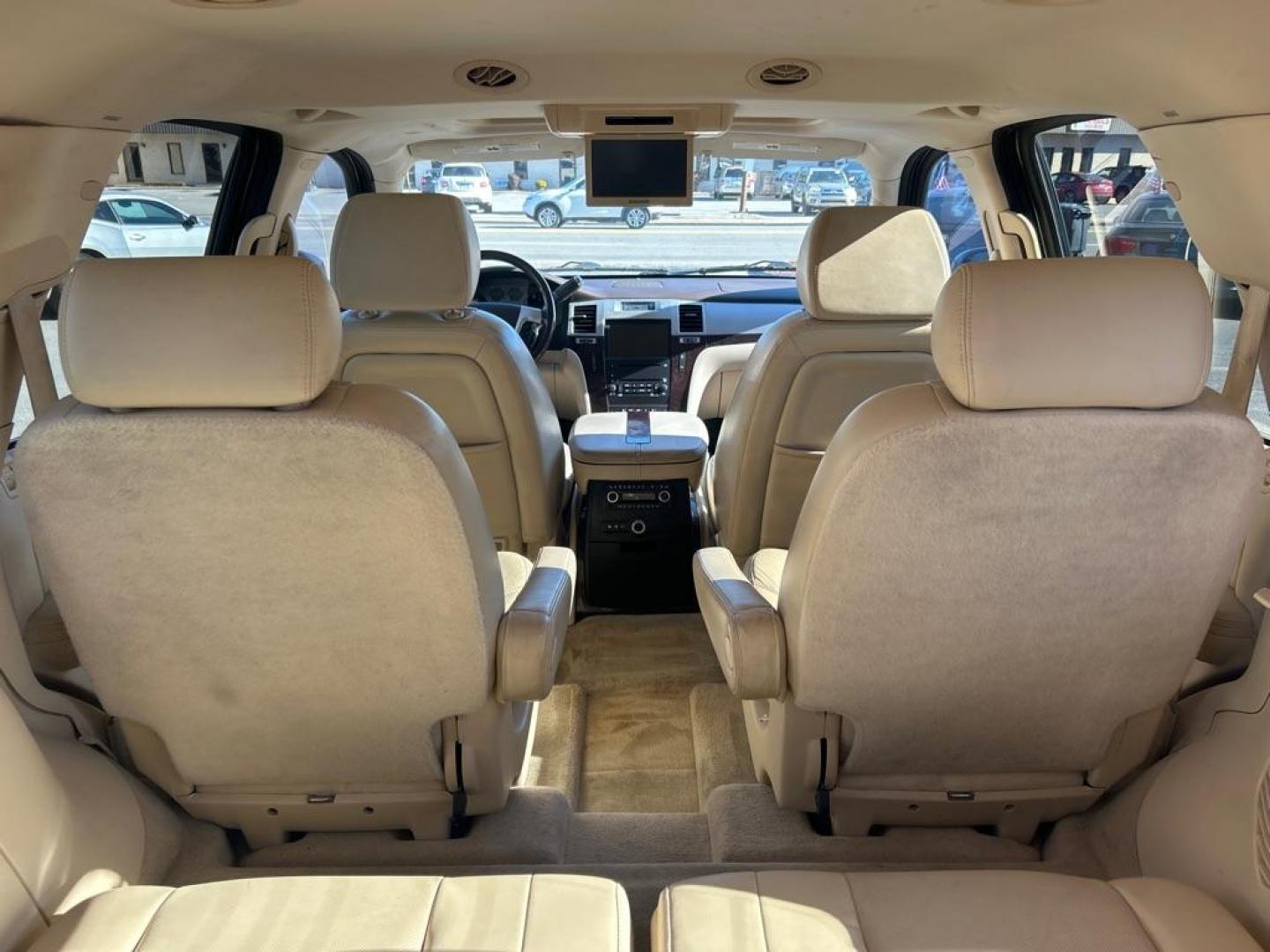 2008 BLUE CADILLAC ESCALADE LUXURY (1GYFK63878R) with an 6.2L engine, Automatic transmission, located at 2514 Williamson Rd NE, Roanoke, VA, 24012, (540) 265-7770, 37.294636, -79.936249 - NO CREDIT CHECK FINANCING WITH ONLY $2800 DOWN PAYMENT!!!! Check out our website www.needausedvehicle.com for our No Credit Check/ In House Financing options!! No Credit Check Available!!! In House Financing Available!!! All Clean Title Vehicles (no Salvaged or flooded vehicles ever on our lot)! - Photo#3