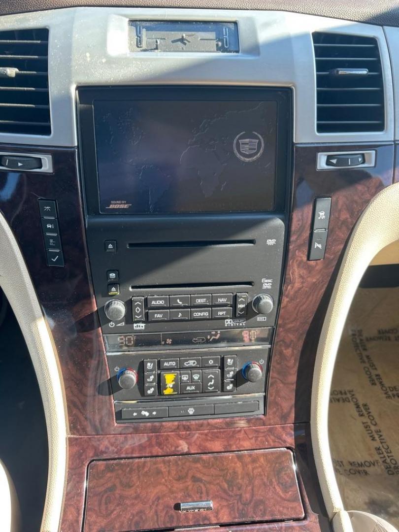 2008 BLUE CADILLAC ESCALADE LUXURY (1GYFK63878R) with an 6.2L engine, Automatic transmission, located at 2514 Williamson Rd NE, Roanoke, VA, 24012, (540) 265-7770, 37.294636, -79.936249 - NO CREDIT CHECK FINANCING WITH ONLY $2800 DOWN PAYMENT!!!! Check out our website www.needausedvehicle.com for our No Credit Check/ In House Financing options!! No Credit Check Available!!! In House Financing Available!!! All Clean Title Vehicles (no Salvaged or flooded vehicles ever on our lot)! - Photo#9