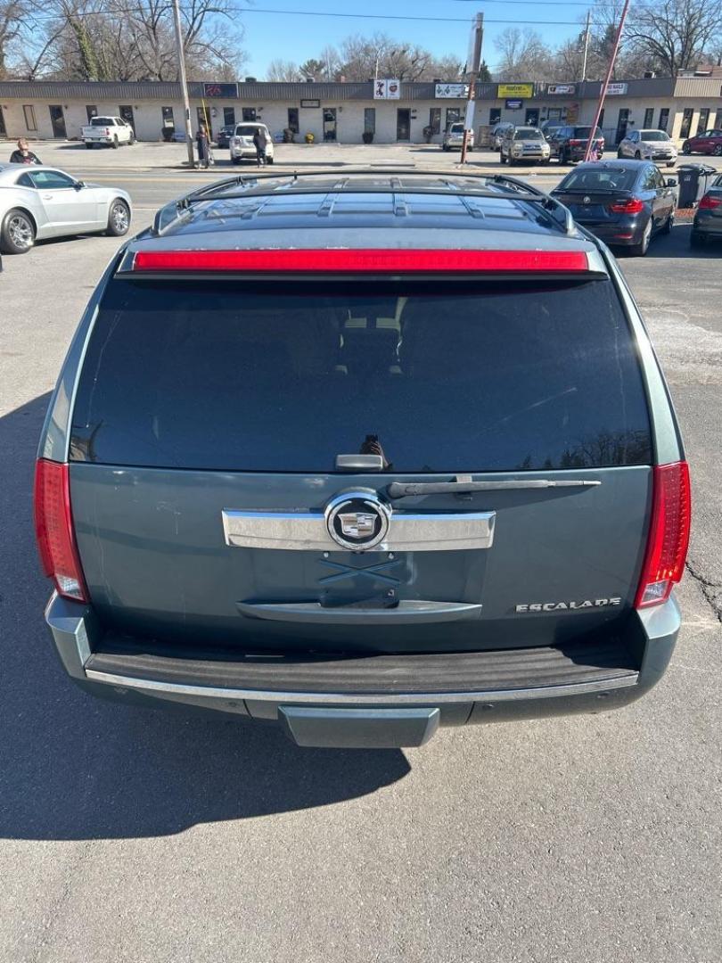 2008 BLUE CADILLAC ESCALADE LUXURY (1GYFK63878R) with an 6.2L engine, Automatic transmission, located at 2514 Williamson Rd NE, Roanoke, VA, 24012, (540) 265-7770, 37.294636, -79.936249 - NO CREDIT CHECK FINANCING WITH ONLY $2800 DOWN PAYMENT!!!! Check out our website www.needausedvehicle.com for our No Credit Check/ In House Financing options!! No Credit Check Available!!! In House Financing Available!!! All Clean Title Vehicles (no Salvaged or flooded vehicles ever on our lot)! - Photo#11