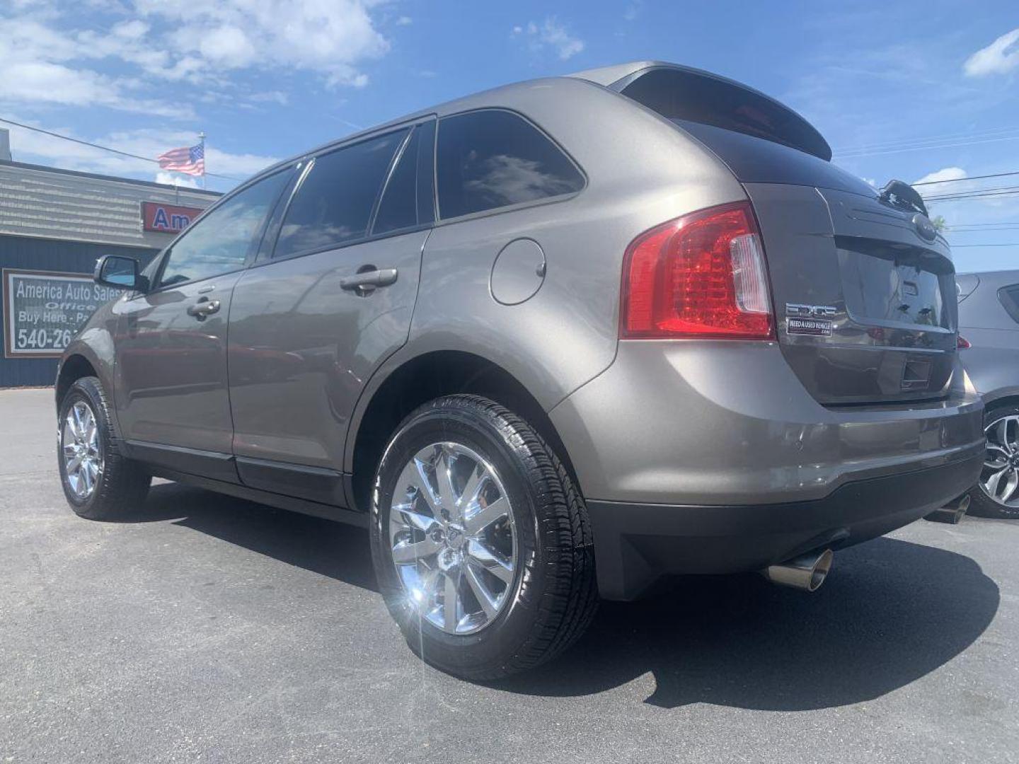 2013 GRAY FORD EDGE SEL (2FMDK4JC2DB) with an 3.5L engine, Automatic transmission, located at 2514 Williamson Rd NE, Roanoke, VA, 24012, (540) 265-7770, 37.294636, -79.936249 - Photo#1