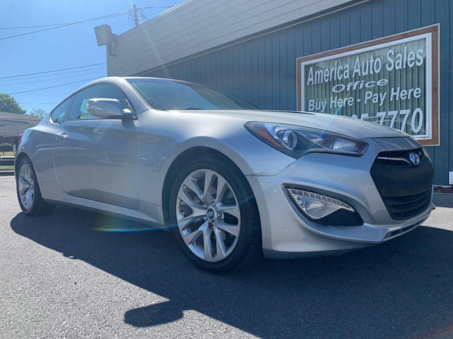 2013 SILVER HYUNDAI GENESIS COUPE 3.8L (KMHHU6KJ1DU) with an 3.8L engine, Automatic transmission, located at 2514 Williamson Rd NE, Roanoke, VA, 24012, (540) 265-7770, 37.294636, -79.936249 - NO CREDIT CHECK FINANCING WITH ONLY $3500 DOWN PAYMENT!!!! Check out our website www.needausedvehicle.com for our No Credit Check/ In House Financing options!! No Credit Check Available!!! In House Financing Available!!! All Clean Title Vehicles (no Salvaged or flooded vehicles ever on our lot)! - Photo#0