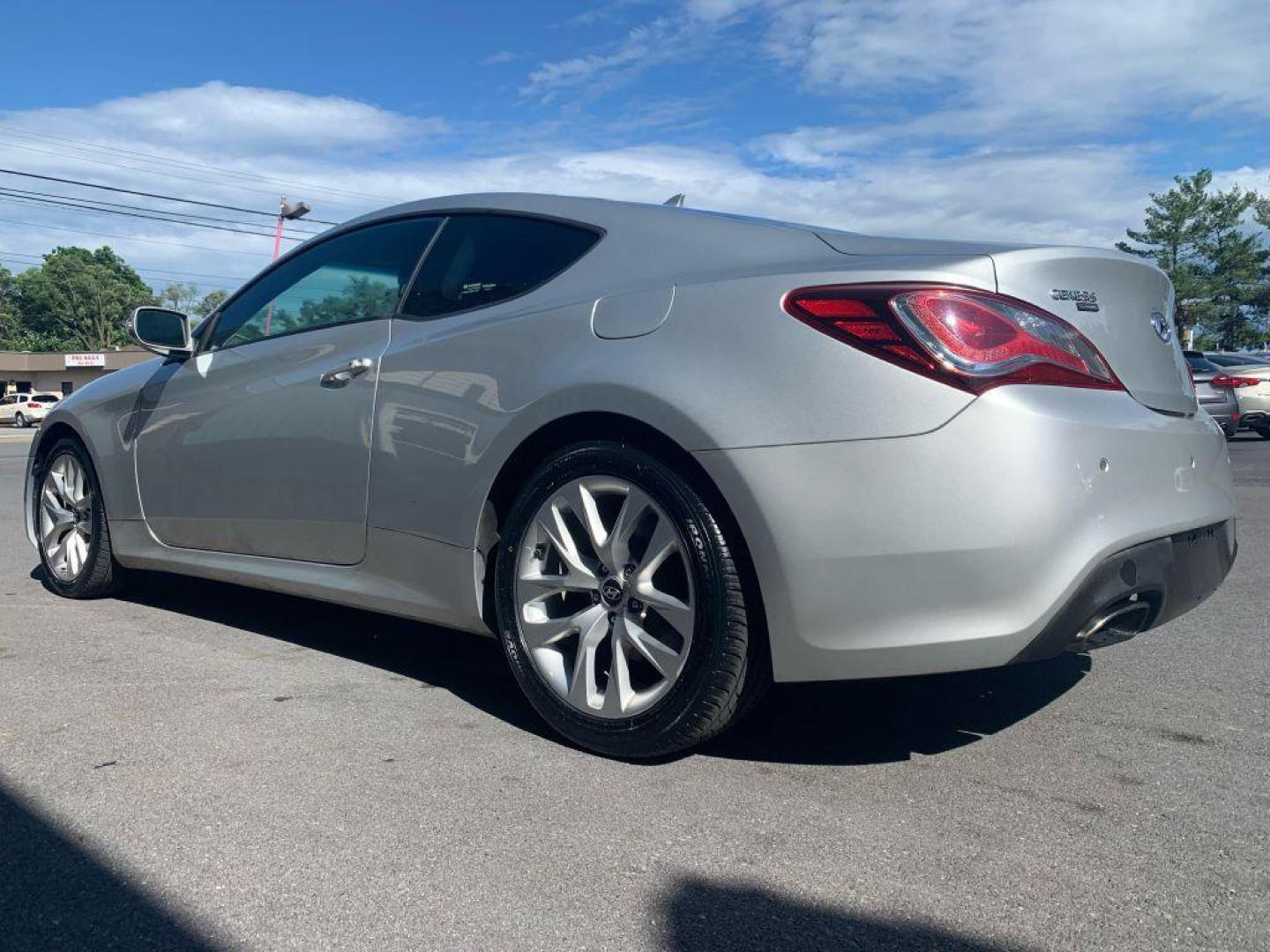 2013 SILVER HYUNDAI GENESIS COUPE 3.8L (KMHHU6KJ1DU) with an 3.8L engine, Automatic transmission, located at 2514 Williamson Rd NE, Roanoke, VA, 24012, (540) 265-7770, 37.294636, -79.936249 - NO CREDIT CHECK FINANCING WITH ONLY $3500 DOWN PAYMENT!!!! Check out our website www.needausedvehicle.com for our No Credit Check/ In House Financing options!! No Credit Check Available!!! In House Financing Available!!! All Clean Title Vehicles (no Salvaged or flooded vehicles ever on our lot)! - Photo#1