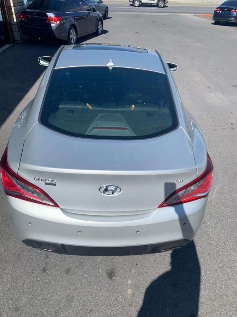 2013 SILVER HYUNDAI GENESIS COUPE 3.8L (KMHHU6KJ1DU) with an 3.8L engine, Automatic transmission, located at 2514 Williamson Rd NE, Roanoke, VA, 24012, (540) 265-7770, 37.294636, -79.936249 - NO CREDIT CHECK FINANCING WITH ONLY $3500 DOWN PAYMENT!!!! Check out our website www.needausedvehicle.com for our No Credit Check/ In House Financing options!! No Credit Check Available!!! In House Financing Available!!! All Clean Title Vehicles (no Salvaged or flooded vehicles ever on our lot)! - Photo#8