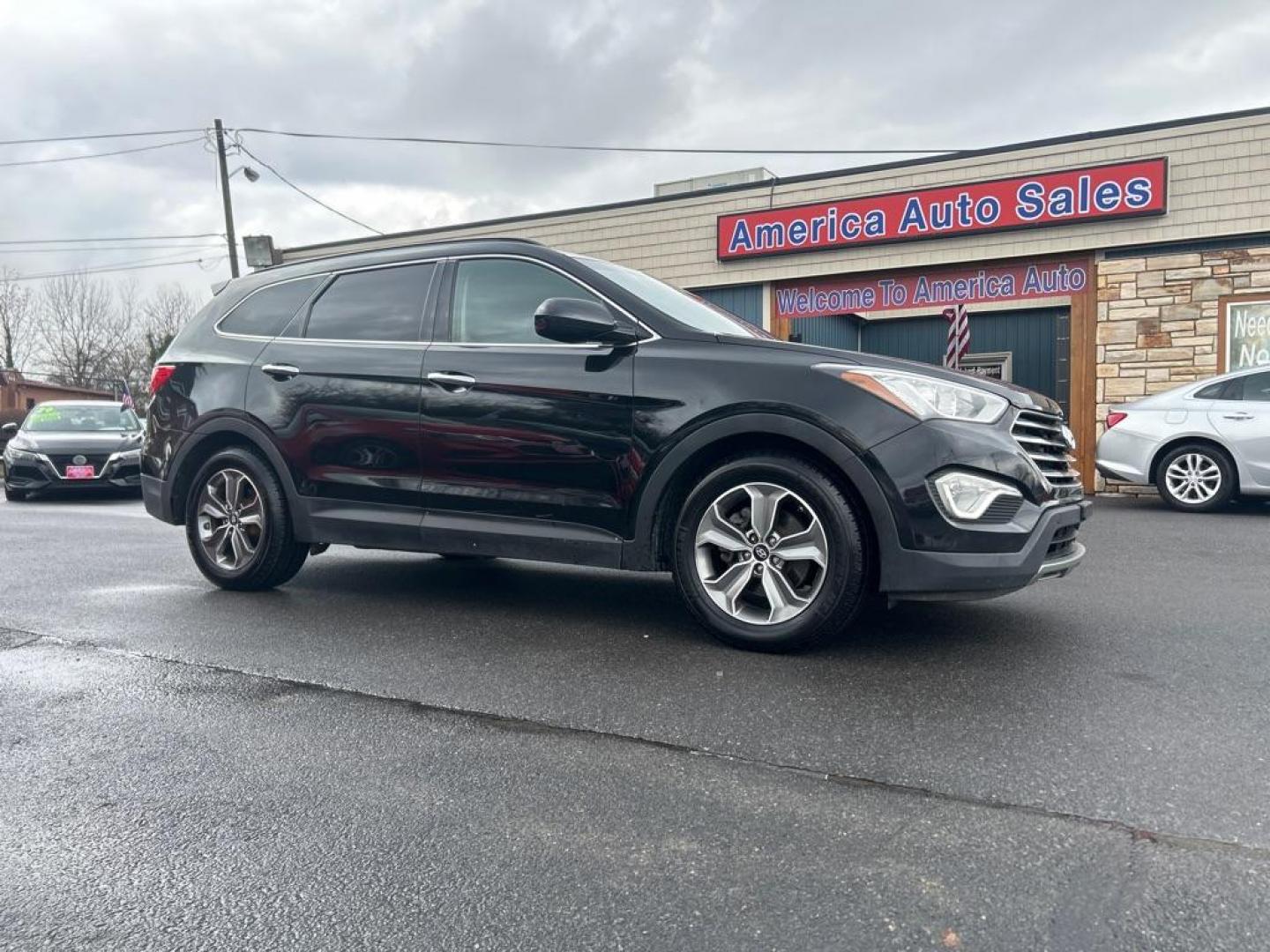 2014 BLACK HYUNDAI SANTA FE GLS (KM8SMDHFXEU) with an 3.3L engine, Automatic transmission, located at 2514 Williamson Rd NE, Roanoke, VA, 24012, (540) 265-7770, 37.294636, -79.936249 - NO CREDIT CHECK FINANCING WITH ONLY $2800 DOWN PAYMENT!!!! Check out our website www.needausedvehicle.com for our No Credit Check/ In House Financing options!! No Credit Check Available!!! In House Financing Available!!! All Clean Title Vehicles (no Salvaged or flooded vehicles ever on our lot)! - Photo#0