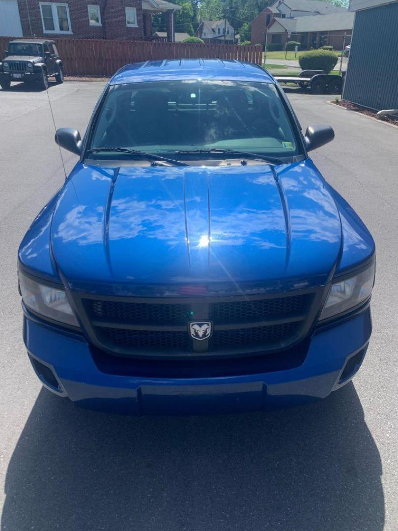 2011 BLUE DODGE DAKOTA SLT (1D7RE3BK0BS) with an 3.7L engine, Automatic transmission, located at 2514 Williamson Rd NE, Roanoke, VA, 24012, (540) 265-7770, 37.294636, -79.936249 - Photo#6