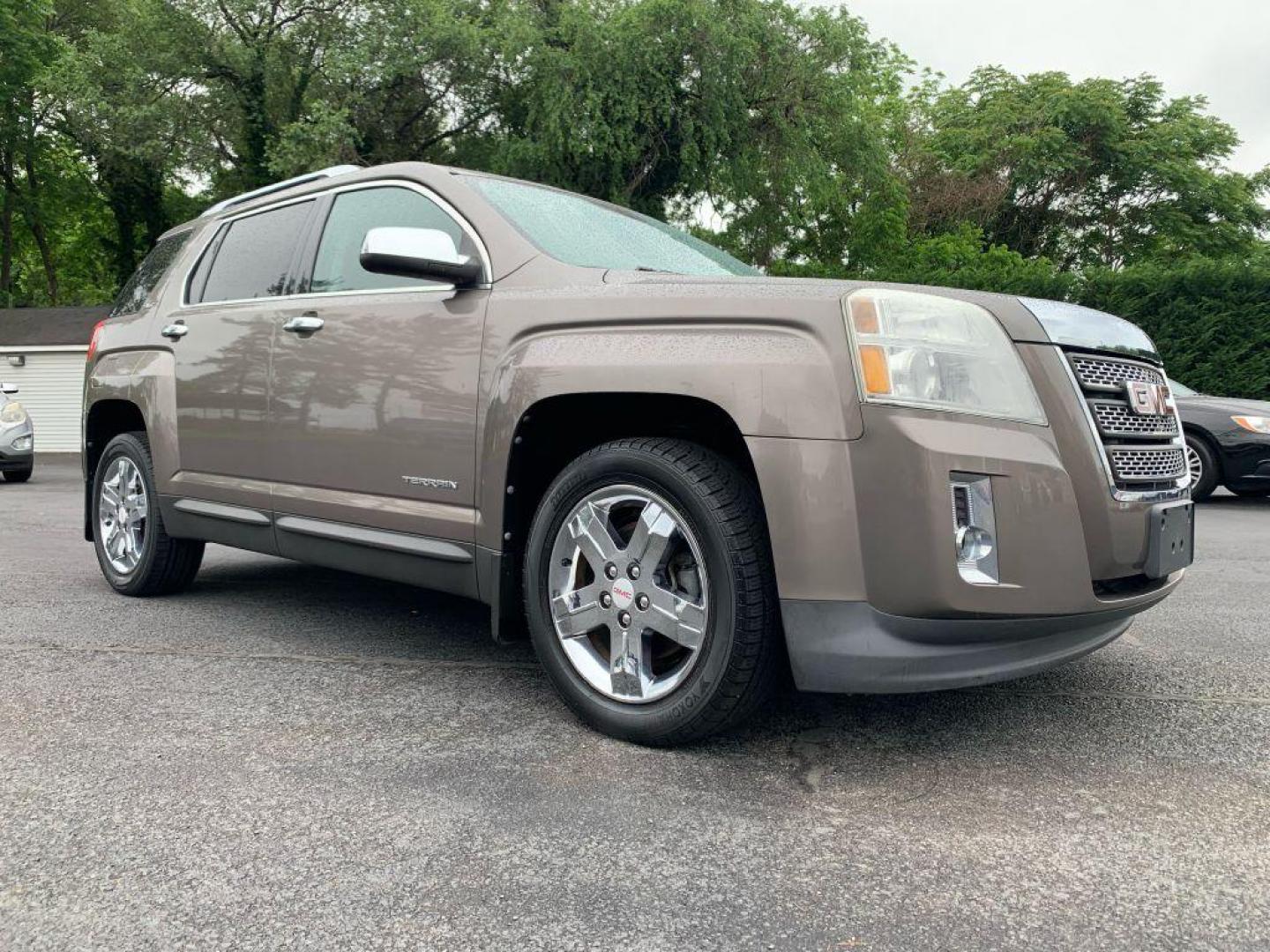 2012 BROWN GMC TERRAIN SLT (2GKALWEK6C6) with an 2.4L engine, Automatic transmission, located at 2514 Williamson Rd NE, Roanoke, VA, 24012, (540) 265-7770, 37.294636, -79.936249 - NO CREDIT CHECK FINANCING WITH ONLY $3800 DOWN PAYMENT!!!! Check out our website www.needausedvehicle.com for our No Credit Check/ In House Financing options!! No Credit Check Available!!! In House Financing Available!!! All Clean Title Vehicles (no Salvaged or flooded vehicles ever on our lot)! - Photo#0