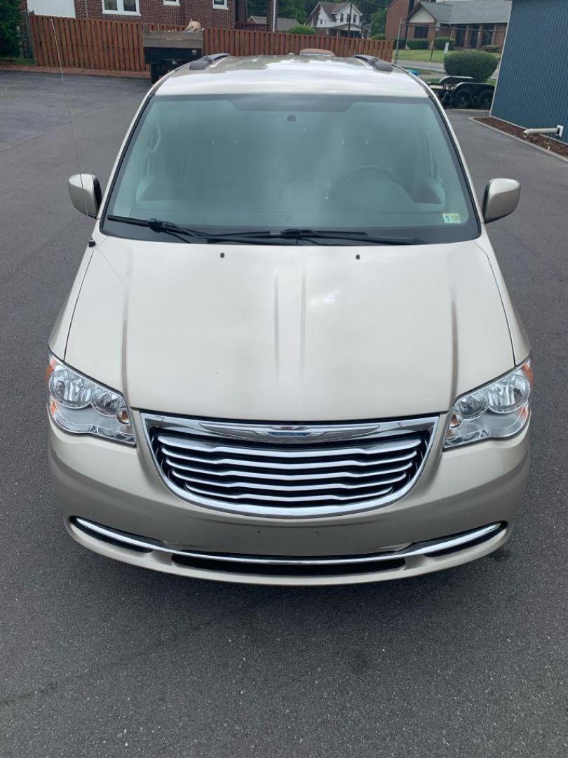 2015 GOLD CHRYSLER TOWN and COUNTRY TOURING (2C4RC1BG9FR) with an 3.6L engine, Automatic transmission, located at 2514 Williamson Rd NE, Roanoke, VA, 24012, (540) 265-7770, 37.294636, -79.936249 - Photo#10