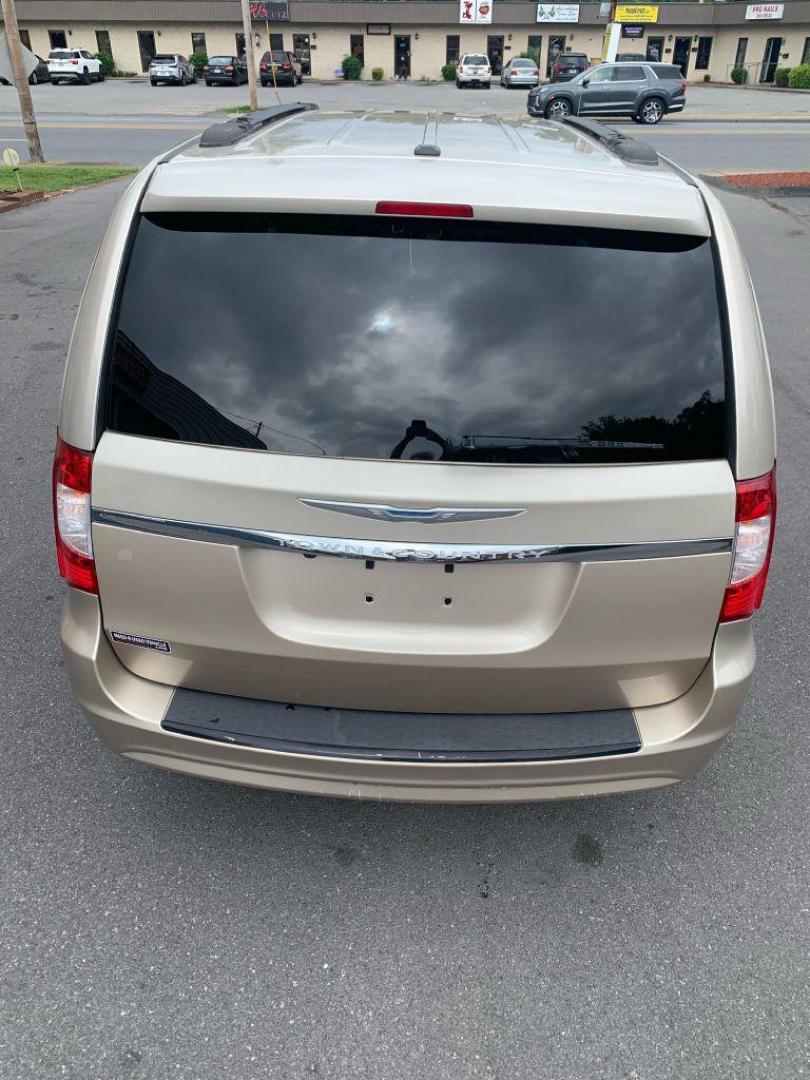 2015 GOLD CHRYSLER TOWN and COUNTRY TOURING (2C4RC1BG9FR) with an 3.6L engine, Automatic transmission, located at 2514 Williamson Rd NE, Roanoke, VA, 24012, (540) 265-7770, 37.294636, -79.936249 - Photo#11