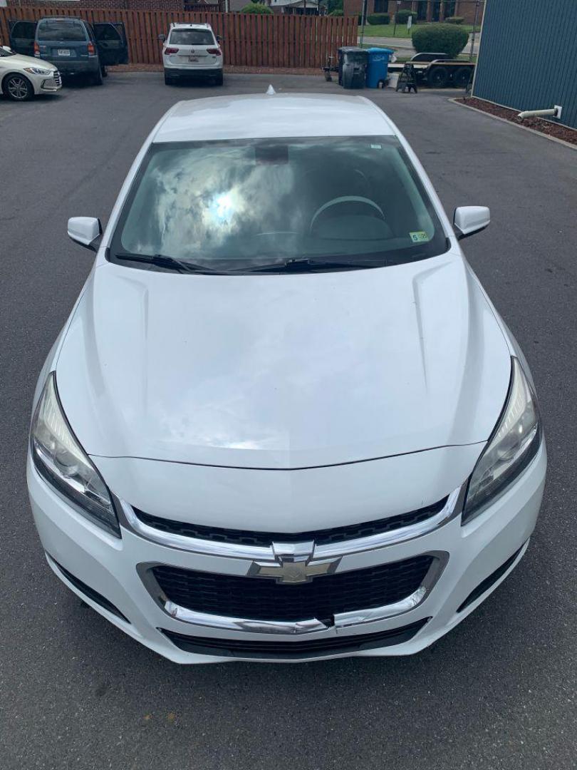 2016 WHITE CHEVROLET MALIBU LIMITED LT (1G11C5SA5GF) with an 2.5L engine, Automatic transmission, located at 2514 Williamson Rd NE, Roanoke, VA, 24012, (540) 265-7770, 37.294636, -79.936249 - NO CREDIT CHECK FINANCING WITH ONLY $2500 DOWN PAYMENT!!!! Check out our website www.needausedvehicle.com for our No Credit Check/ In House Financing options!! No Credit Check Available!!! In House Financing Available!!! All Clean Title Vehicles (no Salvaged or flooded vehicles ever on our lot)! - Photo#9