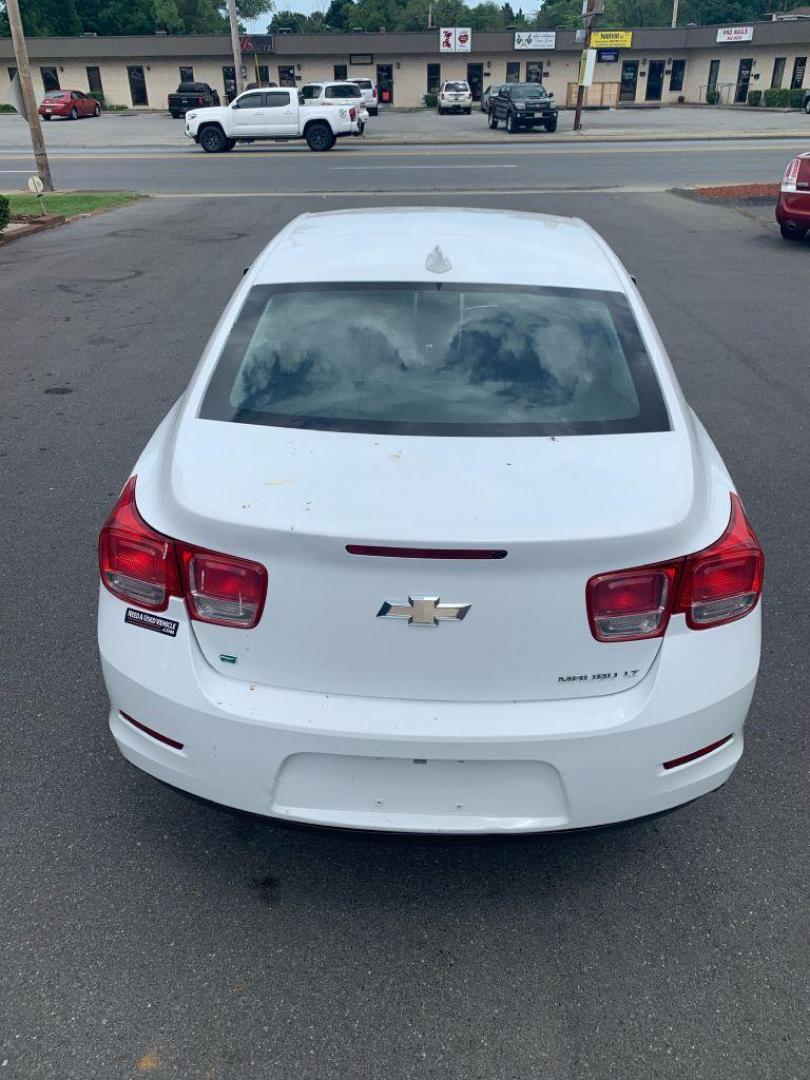 2016 WHITE CHEVROLET MALIBU LIMITED LT (1G11C5SA5GF) with an 2.5L engine, Automatic transmission, located at 2514 Williamson Rd NE, Roanoke, VA, 24012, (540) 265-7770, 37.294636, -79.936249 - NO CREDIT CHECK FINANCING WITH ONLY $2500 DOWN PAYMENT!!!! Check out our website www.needausedvehicle.com for our No Credit Check/ In House Financing options!! No Credit Check Available!!! In House Financing Available!!! All Clean Title Vehicles (no Salvaged or flooded vehicles ever on our lot)! - Photo#10