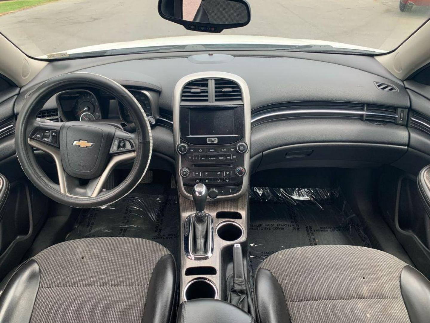 2016 WHITE CHEVROLET MALIBU LIMITED LT (1G11C5SA5GF) with an 2.5L engine, Automatic transmission, located at 2514 Williamson Rd NE, Roanoke, VA, 24012, (540) 265-7770, 37.294636, -79.936249 - NO CREDIT CHECK FINANCING WITH ONLY $2500 DOWN PAYMENT!!!! Check out our website www.needausedvehicle.com for our No Credit Check/ In House Financing options!! No Credit Check Available!!! In House Financing Available!!! All Clean Title Vehicles (no Salvaged or flooded vehicles ever on our lot)! - Photo#4