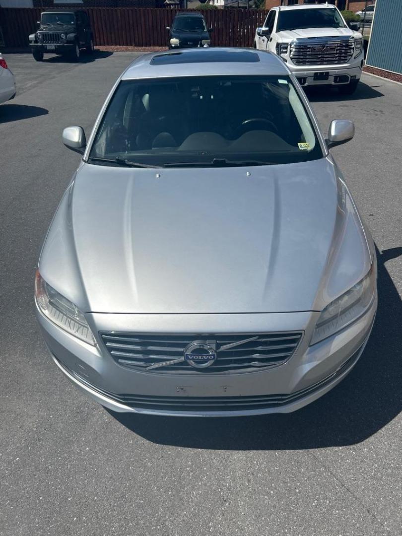 2015 SILVER VOLVO S80 PREMIER (YV126MAB9F1) with an 2.0L engine, Automatic transmission, located at 2514 Williamson Rd NE, Roanoke, VA, 24012, (540) 265-7770, 37.294636, -79.936249 - NO CREDIT CHECK FINANCING WITH ONLY $1800 DOWN PAYMENT!!!! Check out our website www.needausedvehicle.com for our No Credit Check/ In House Financing options!! No Credit Check Available!!! In House Financing Available!!! All Clean Title Vehicles (no Salvaged or flooded vehicles ever on our lot)! - Photo#10