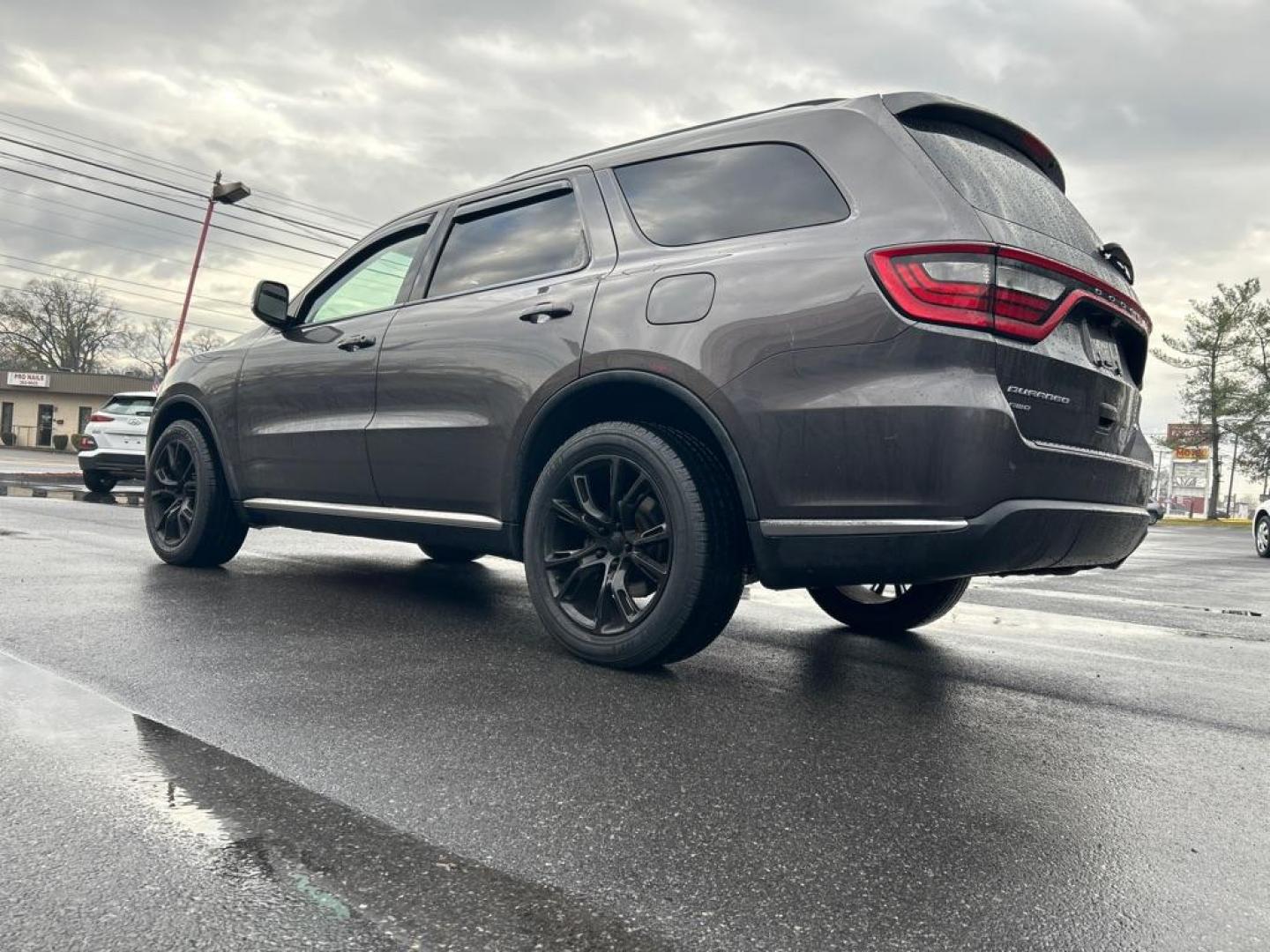 2014 GRAY DODGE DURANGO LIMITED (1C4RDJDG8EC) with an 3.6L engine, Automatic transmission, located at 2514 Williamson Rd NE, Roanoke, VA, 24012, (540) 265-7770, 37.294636, -79.936249 - NO CREDIT CHECK FINANCING WITH ONLY $3500 DOWN PAYMENT!!!! Check out our website www.needausedvehicle.com for our No Credit Check/ In House Financing options!! No Credit Check Available!!! In House Financing Available!!! All Clean Title Vehicles (no Salvaged or flooded vehicles ever on our lot)! - Photo#2