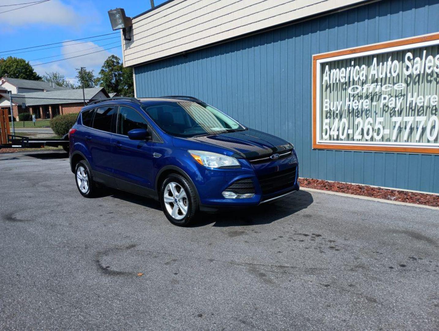 2014 BLUE FORD ESCAPE SE (1FMCU9G97EU) with an 2.0L engine, Automatic transmission, located at 2514 Williamson Rd NE, Roanoke, VA, 24012, (540) 265-7770, 37.294636, -79.936249 - Photo#0