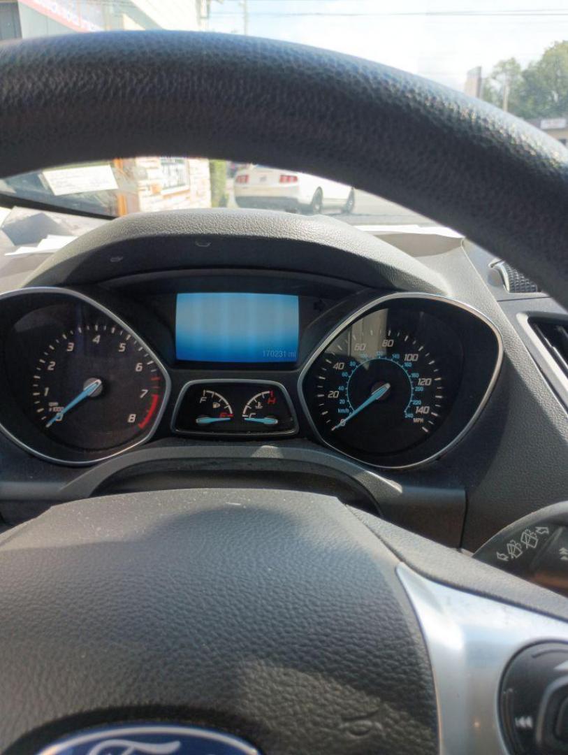 2014 BLUE FORD ESCAPE SE (1FMCU9G97EU) with an 2.0L engine, Automatic transmission, located at 2514 Williamson Rd NE, Roanoke, VA, 24012, (540) 265-7770, 37.294636, -79.936249 - Photo#9