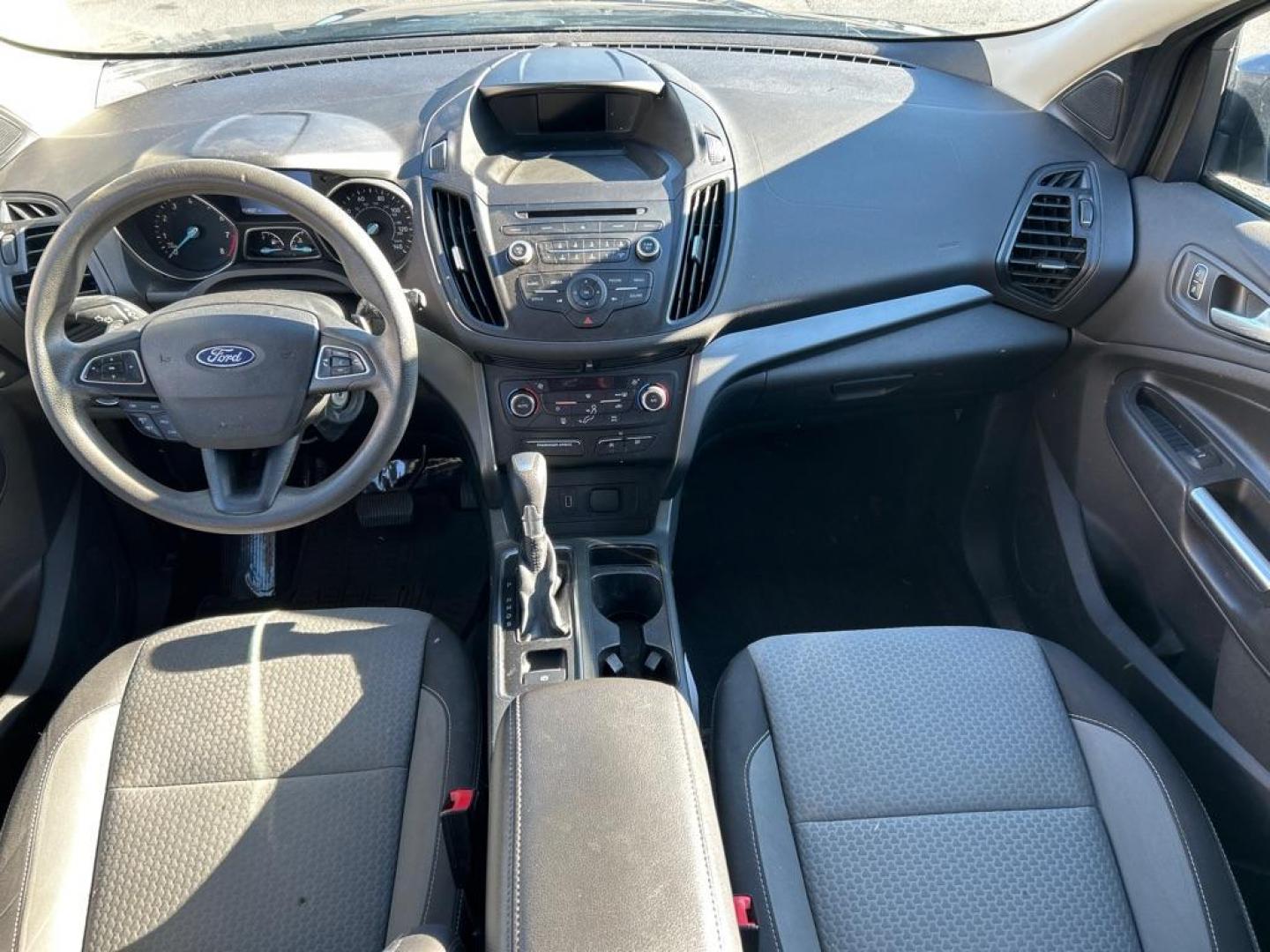 2017 GRAY FORD ESCAPE SE (1FMCU9GD7HU) with an 1.5L engine, Automatic transmission, located at 2514 Williamson Rd NE, Roanoke, VA, 24012, (540) 265-7770, 37.294636, -79.936249 - Photo#5