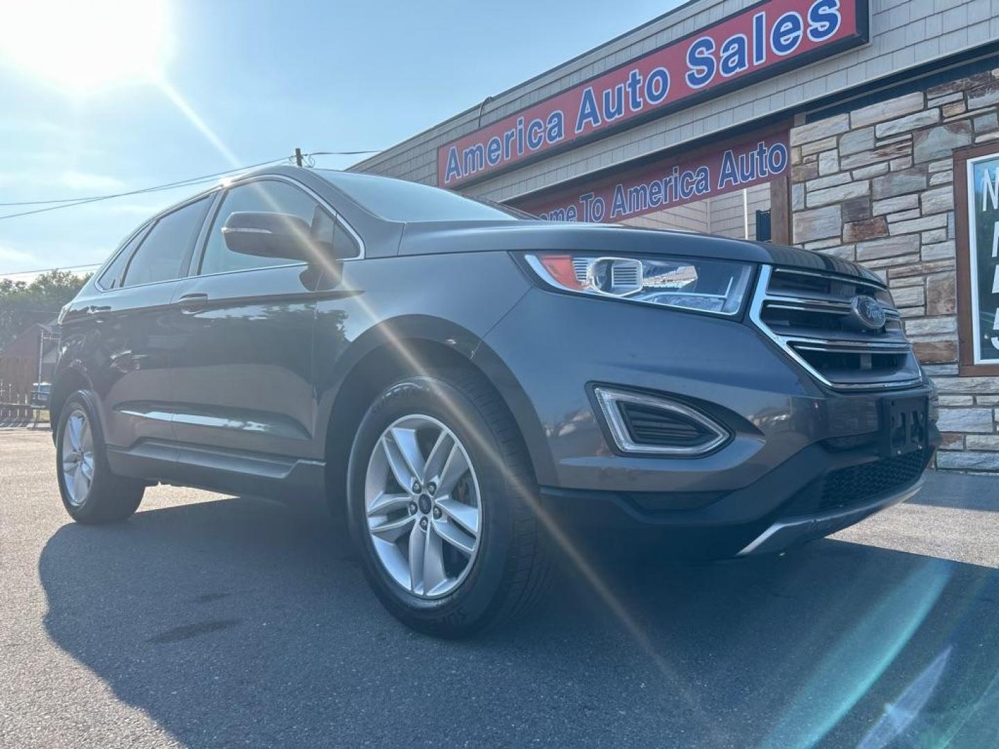 2018 GRAY FORD EDGE SEL (2FMPK4J99JB) with an 2.0L engine, Automatic transmission, located at 2514 Williamson Rd NE, Roanoke, VA, 24012, (540) 265-7770, 37.294636, -79.936249 - Photo#0