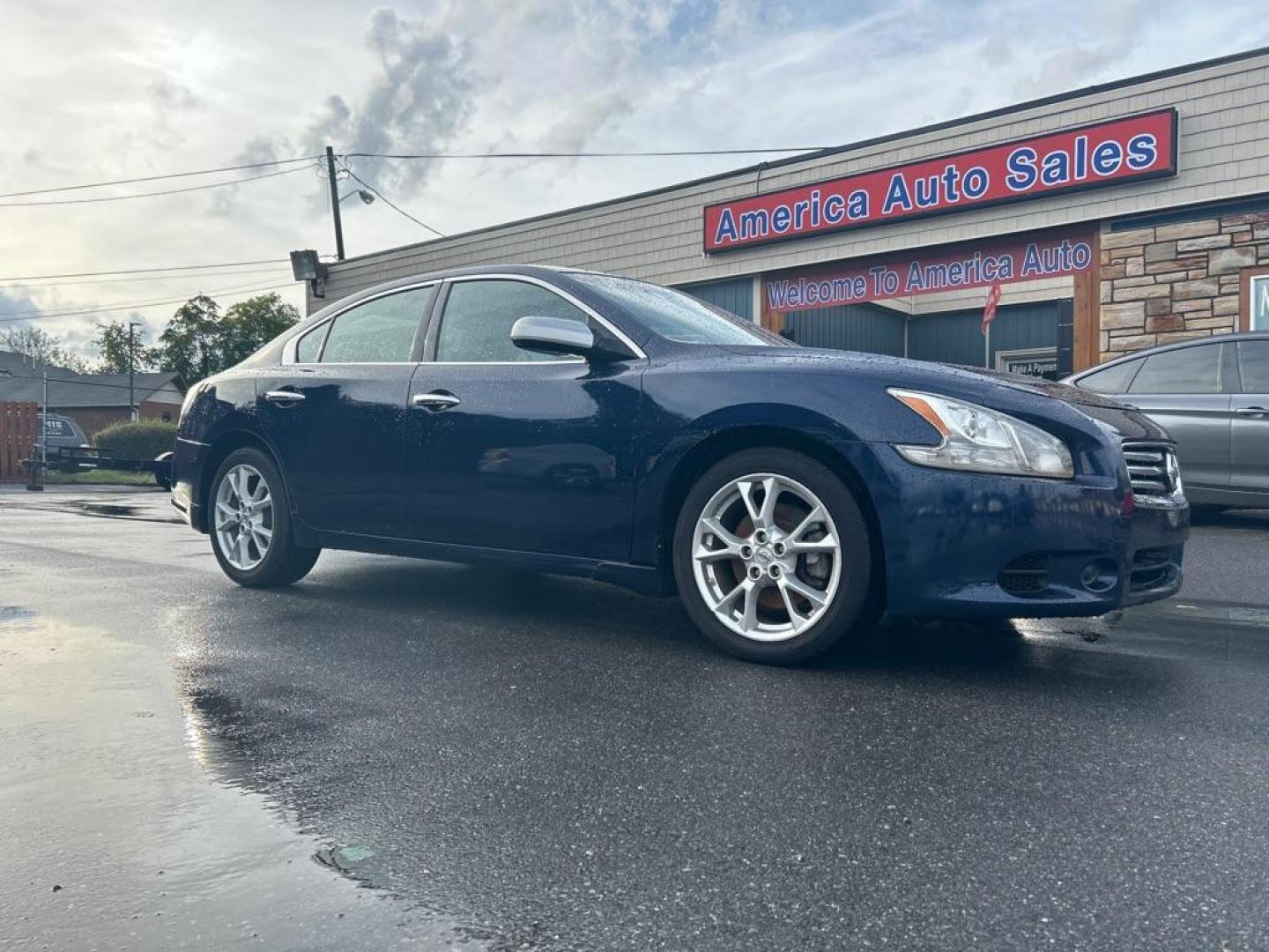 2014 BLUE NISSAN MAXIMA S (1N4AA5AP7EC) with an 3.5L engine, Automatic transmission, located at 2514 Williamson Rd NE, Roanoke, VA, 24012, (540) 265-7770, 37.294636, -79.936249 - Photo#0